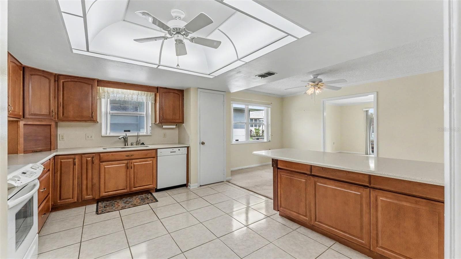 Single Family Residence at 450 NIGHTHAWK DR, LAKELAND, photo 4 of 30