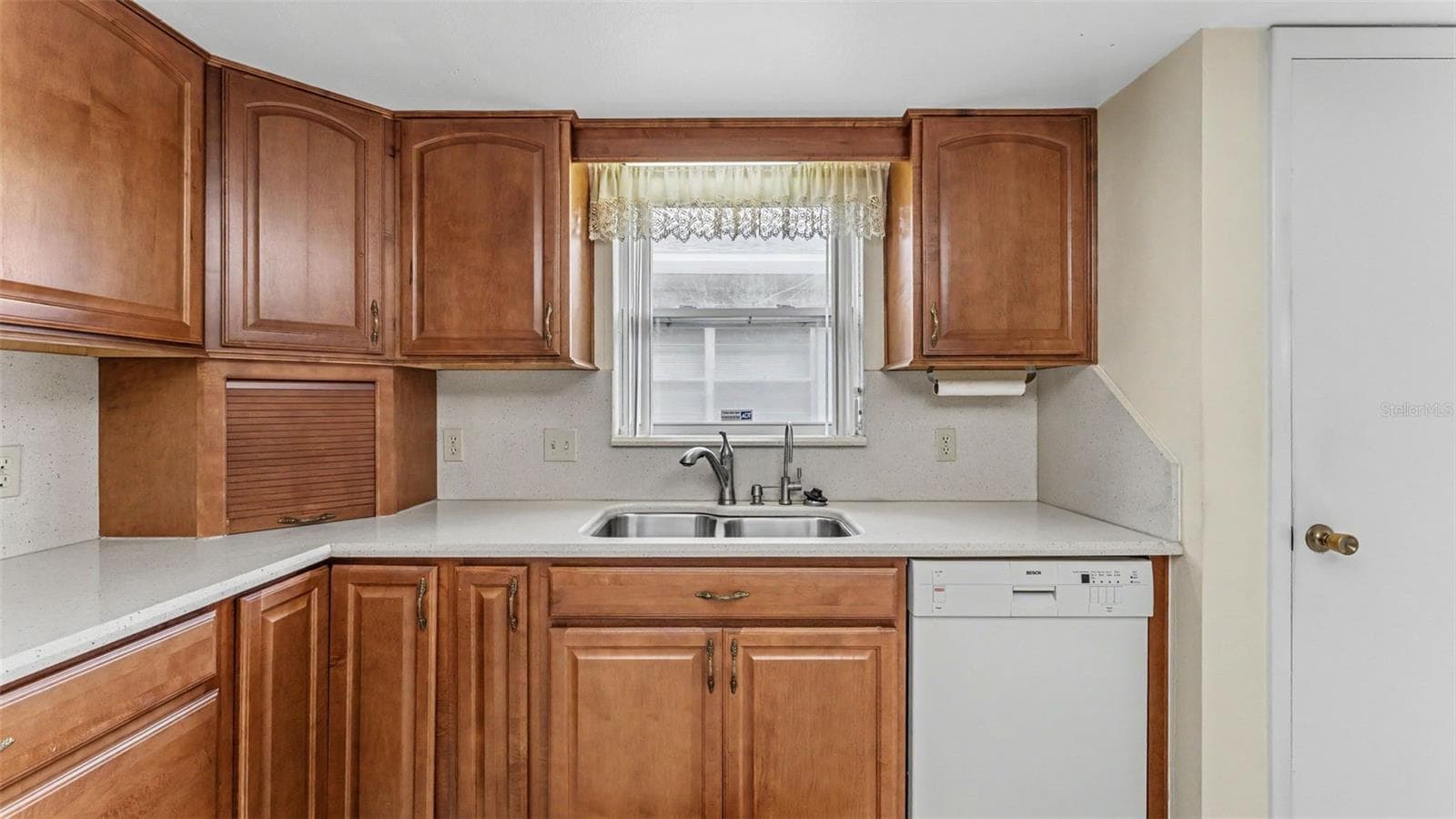 Single Family Residence at 450 NIGHTHAWK DR, LAKELAND, photo 6 of 30