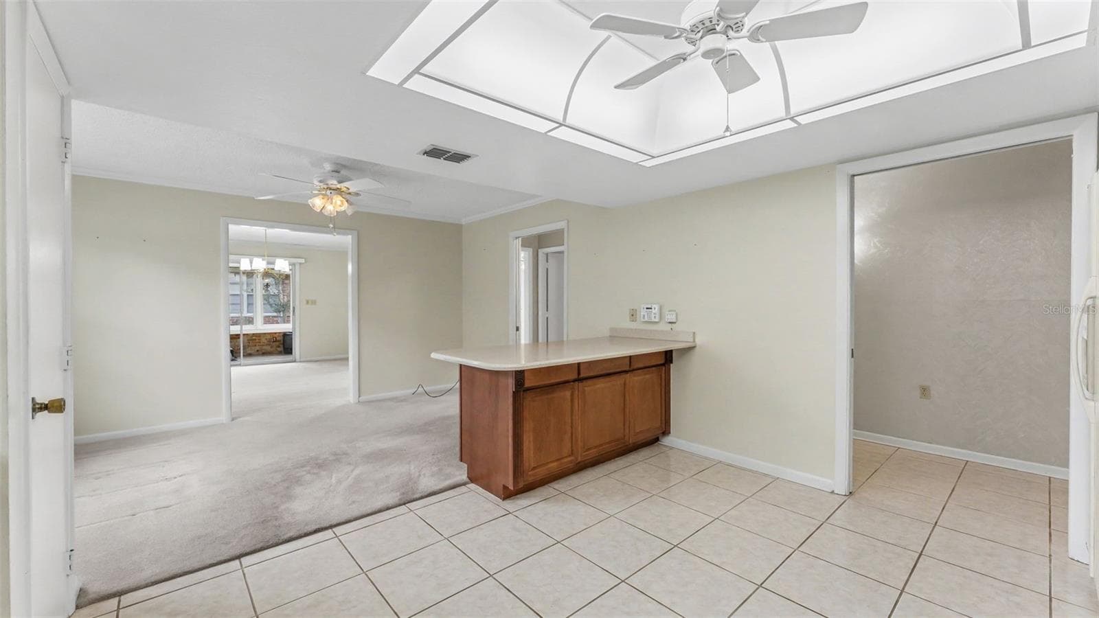 Single Family Residence at 450 NIGHTHAWK DR, LAKELAND, photo 8 of 30