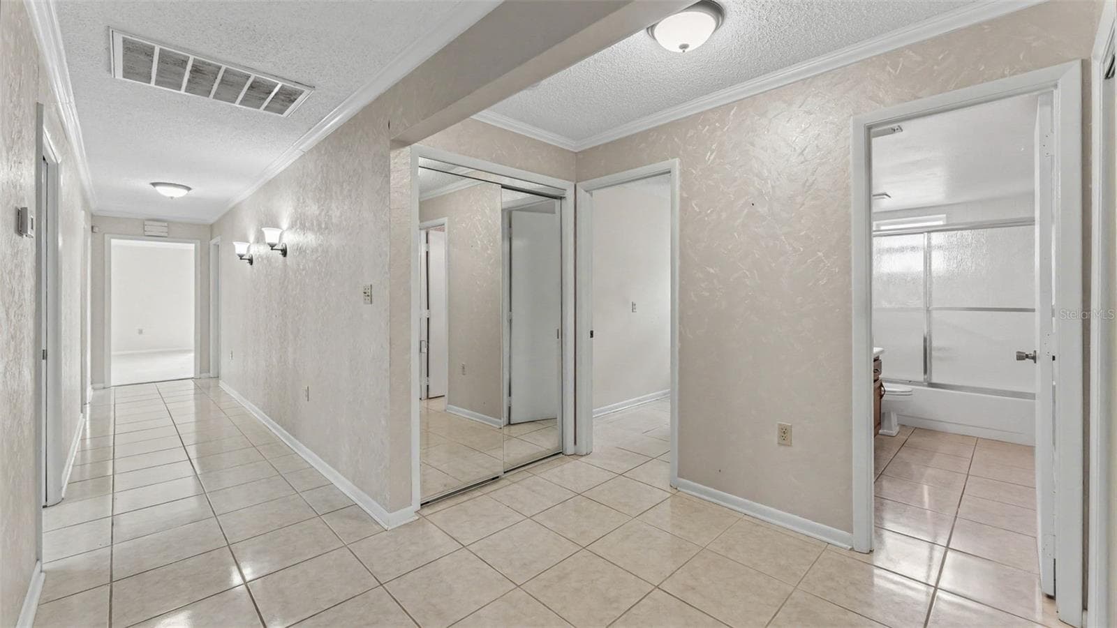 Single Family Residence at 450 NIGHTHAWK DR, LAKELAND, photo 19 of 30