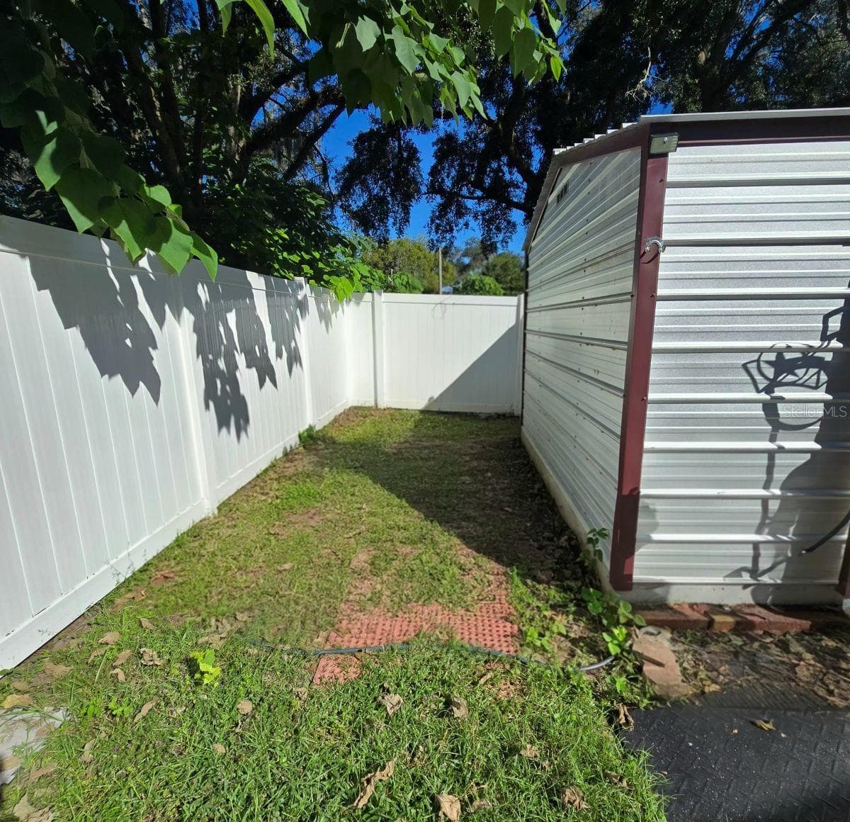 Back Left corner of property - 9837 SE 160TH LN, SUMMERFIELD