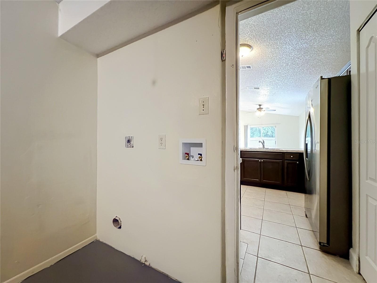 Single Family Residence at 1003 WINTERBERRY LN, ORLANDO, photo 8 of 31