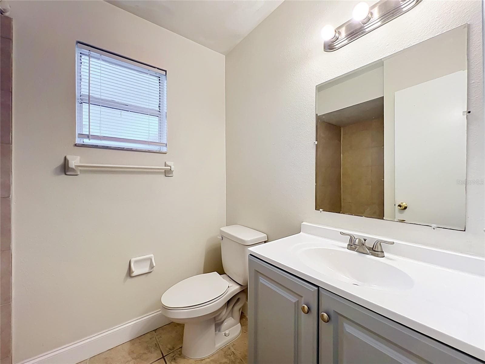 Single Family Residence at 1003 WINTERBERRY LN, ORLANDO, photo 18 of 31
