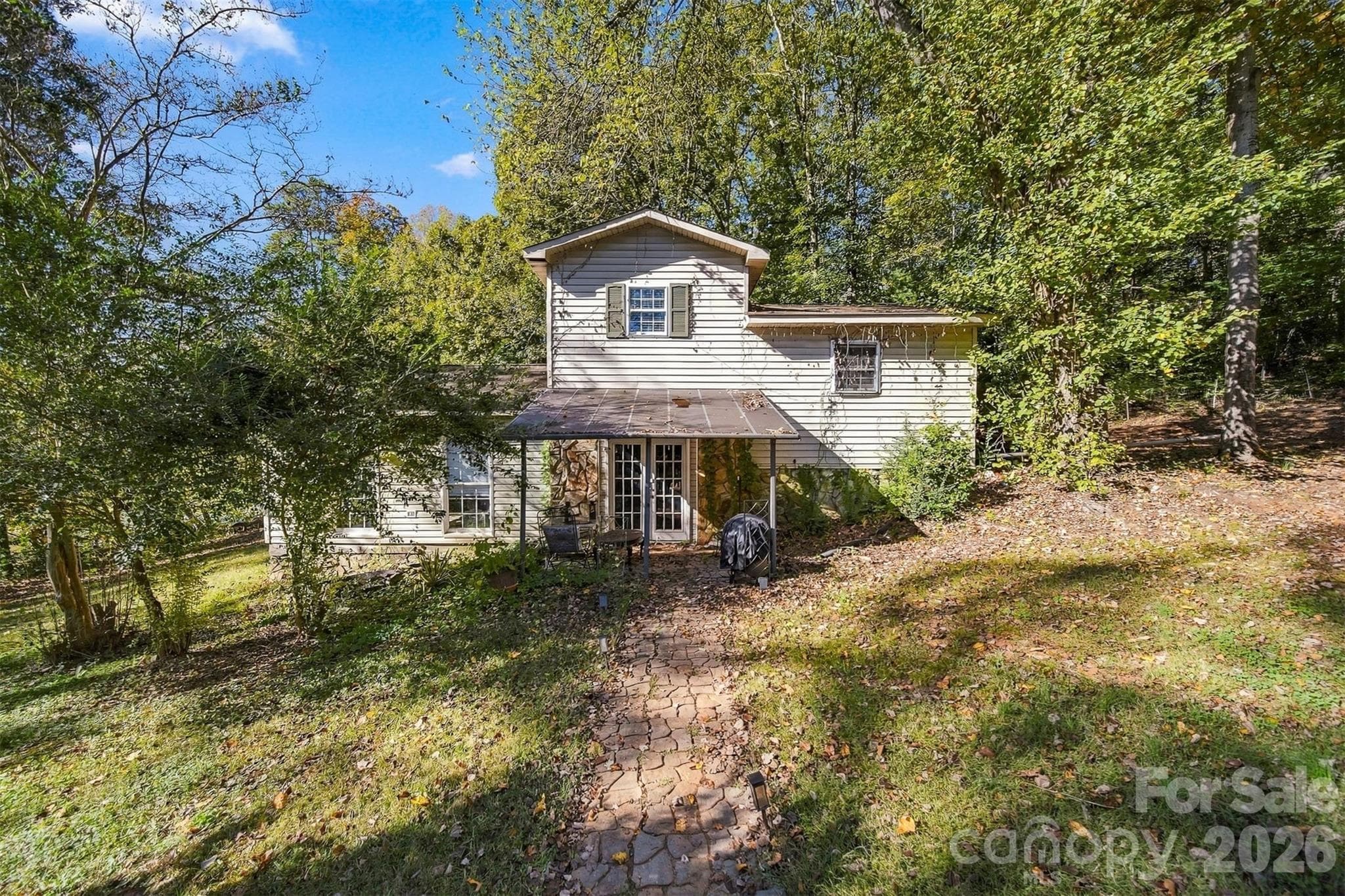 Guest/Pool House - 183 Falls Avenue, Granite Falls