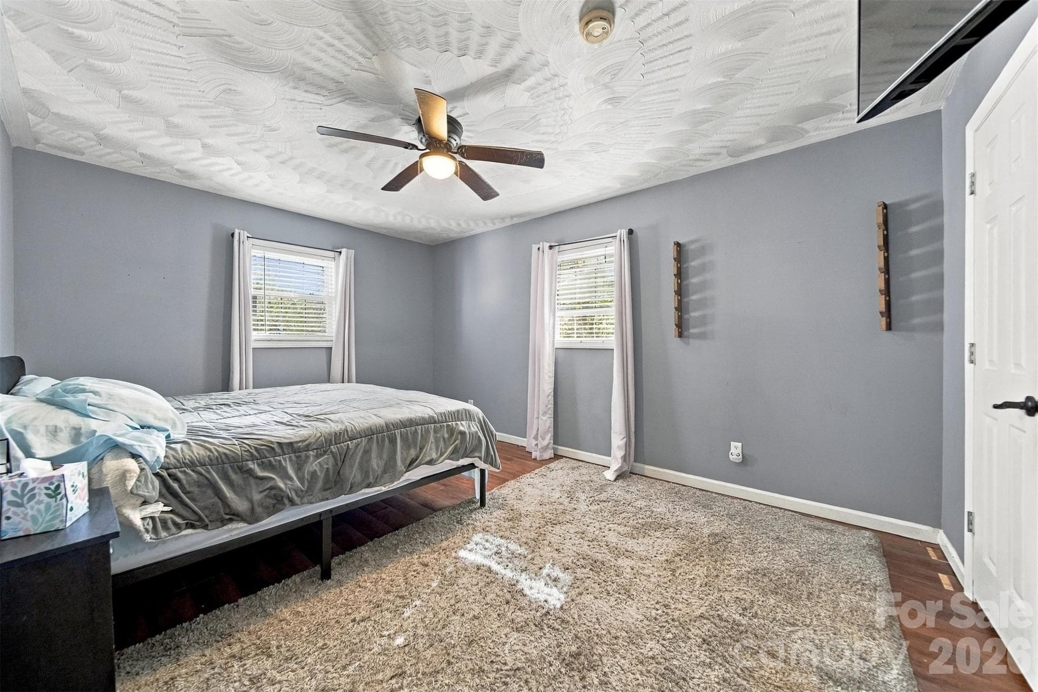 Guest House Upper Level room - 183 Falls Avenue, Granite Falls