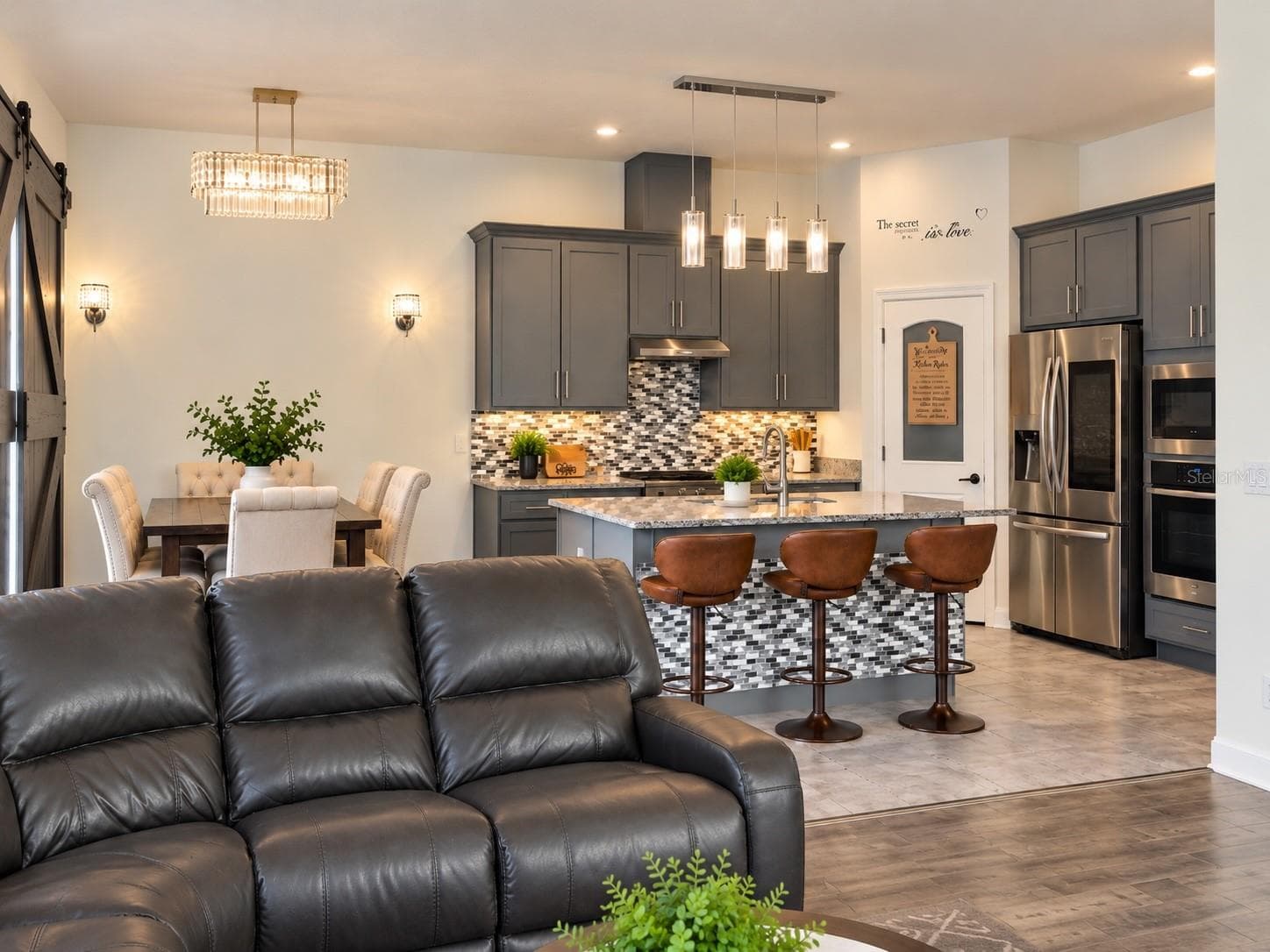 Single Family Residence at 2264 EMERALD SPRINGS DR, APOPKA, photo 2 of 12