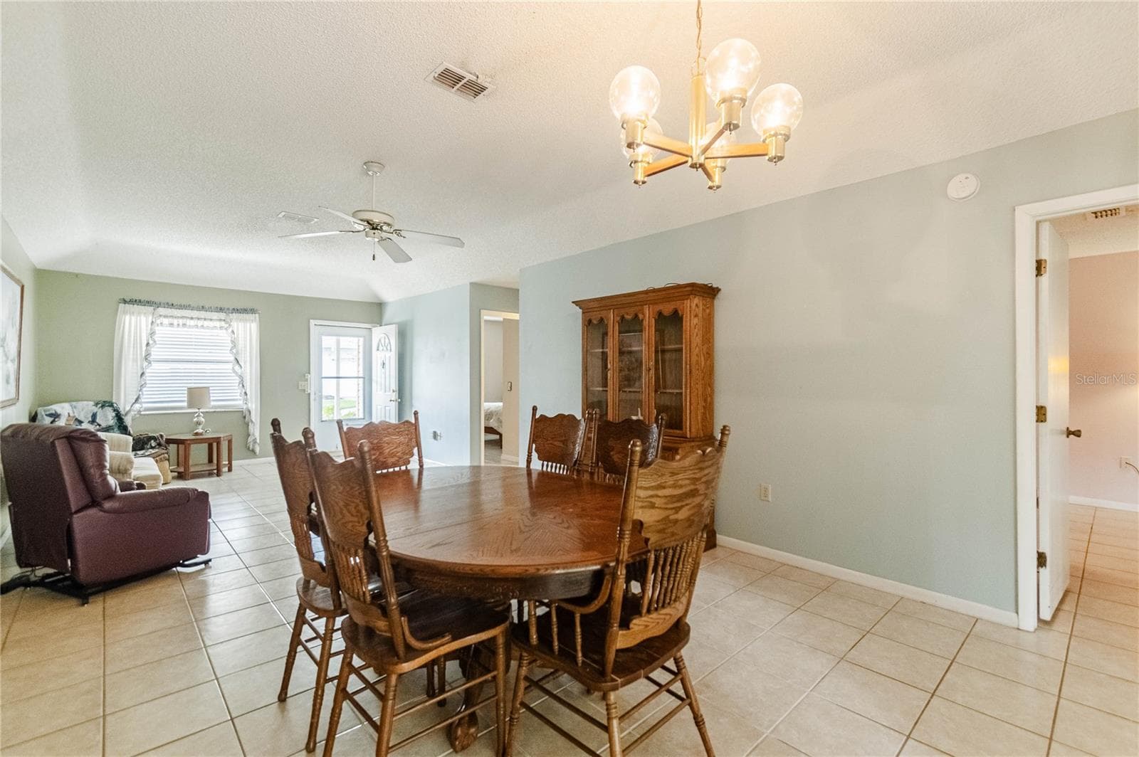 Single Family Residence at 4912 DAWNVIEW LN, LAKELAND, photo 5 of 37