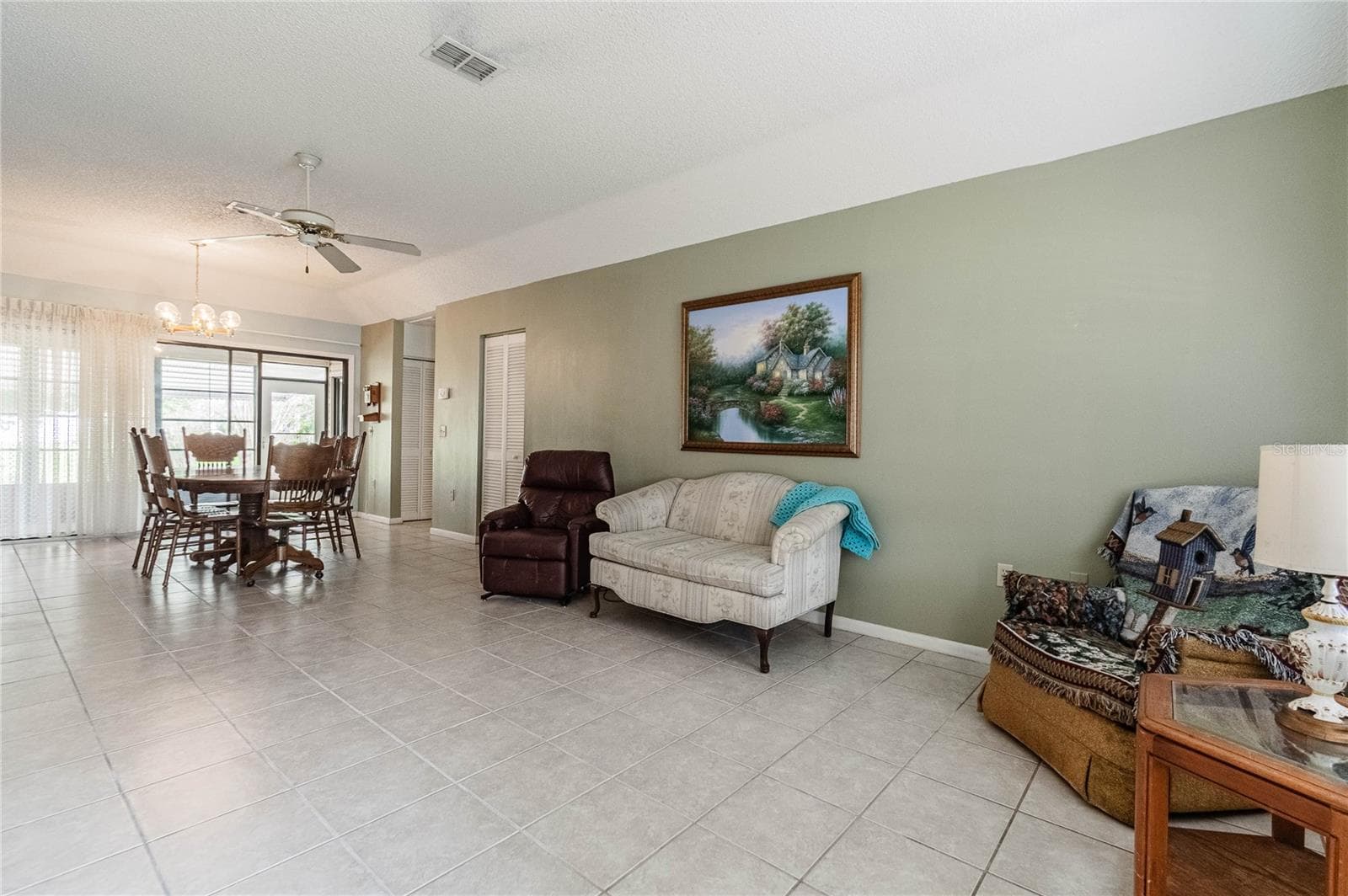 4912 Dawnview living room - 4912 DAWNVIEW LN, LAKELAND