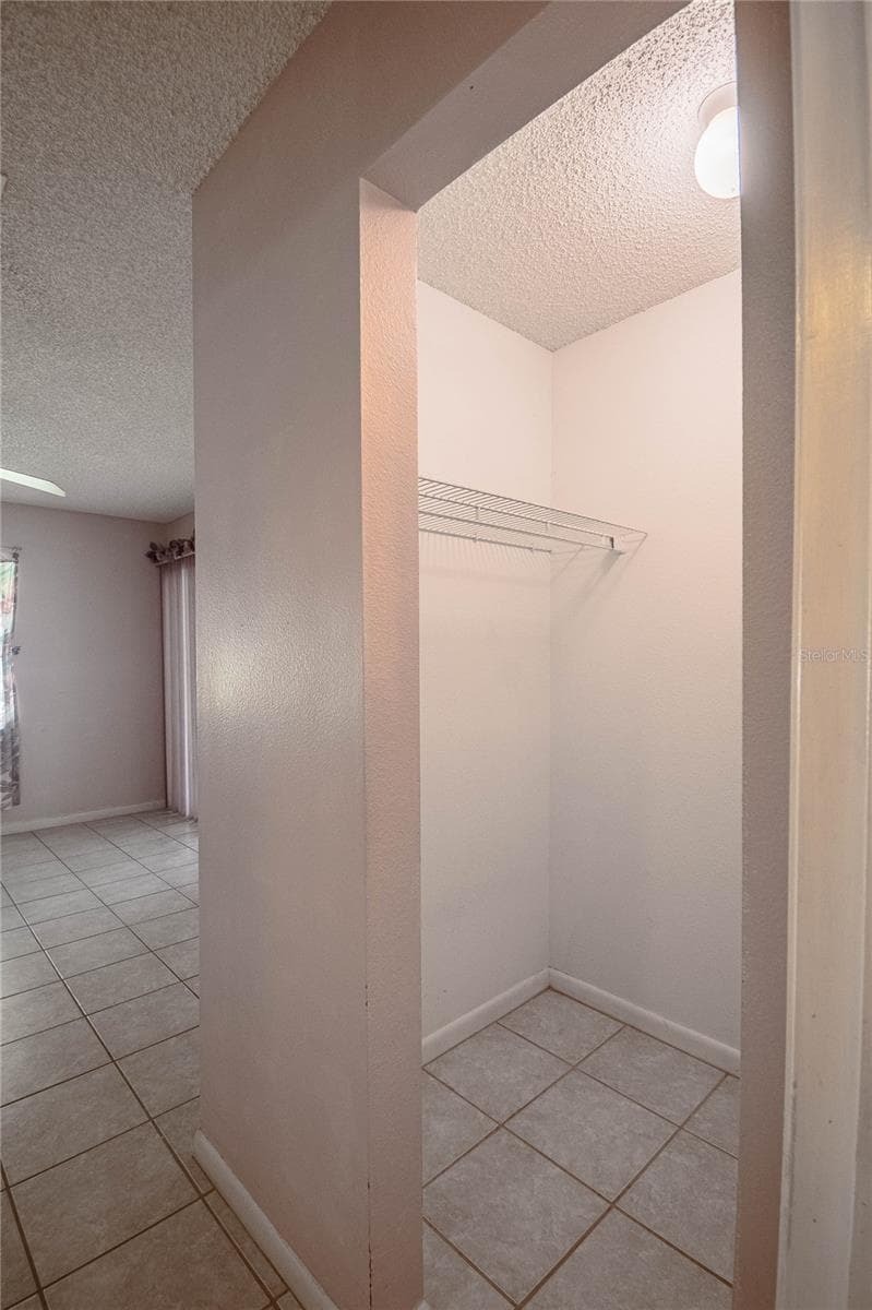 primary closet 2 - 4912 DAWNVIEW LN, LAKELAND