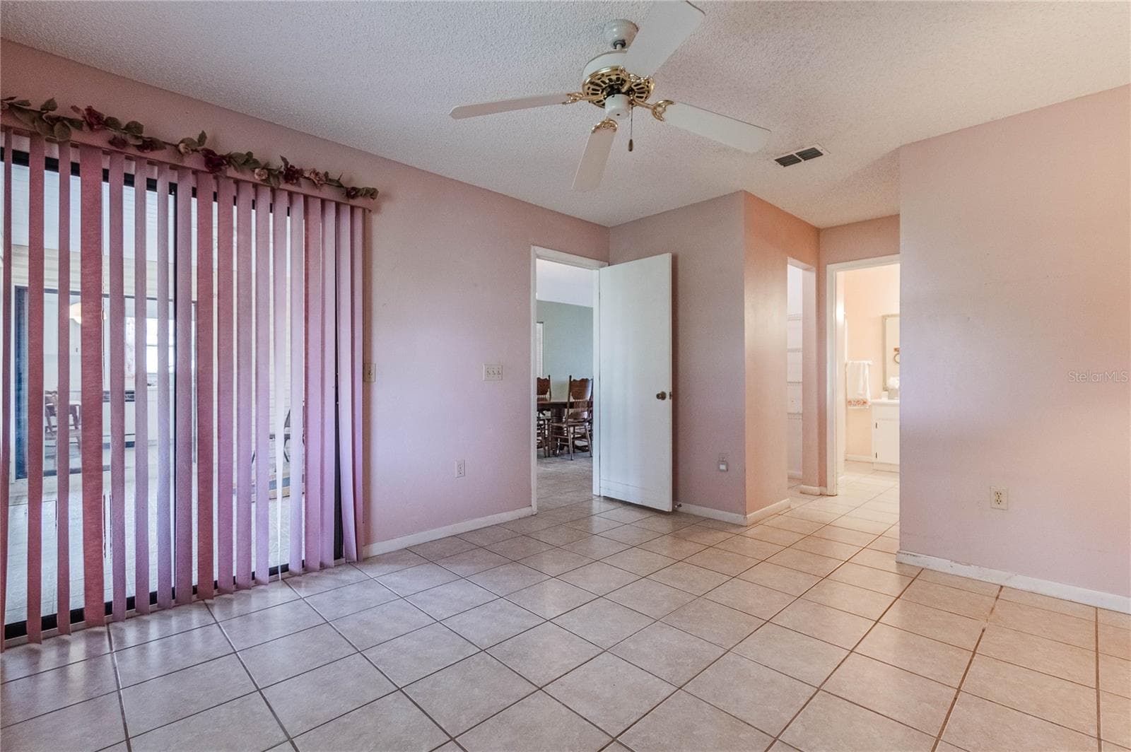 primary slider to enclosed patio - 4912 DAWNVIEW LN, LAKELAND