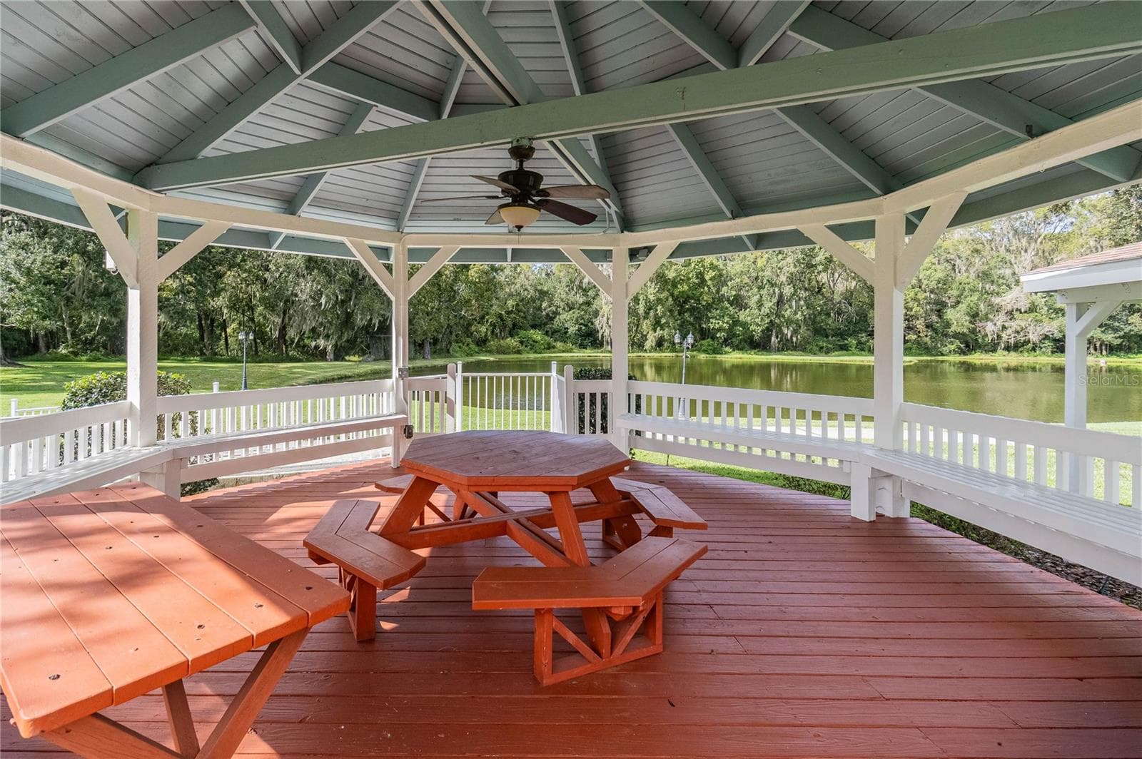 community gazebo - 4912 DAWNVIEW LN, LAKELAND