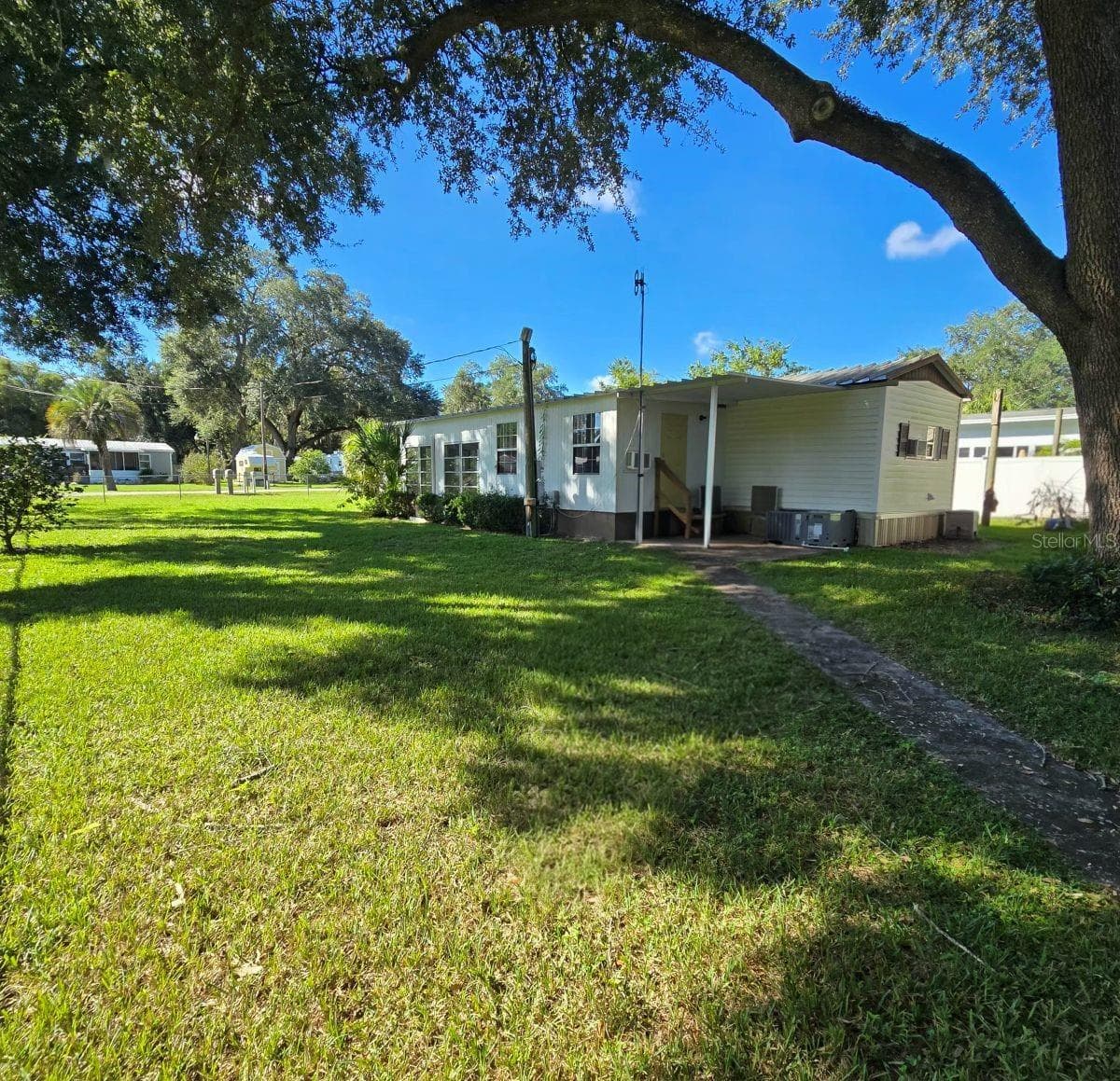 Back view 2 - 9849 SE 160TH LN, SUMMERFIELD