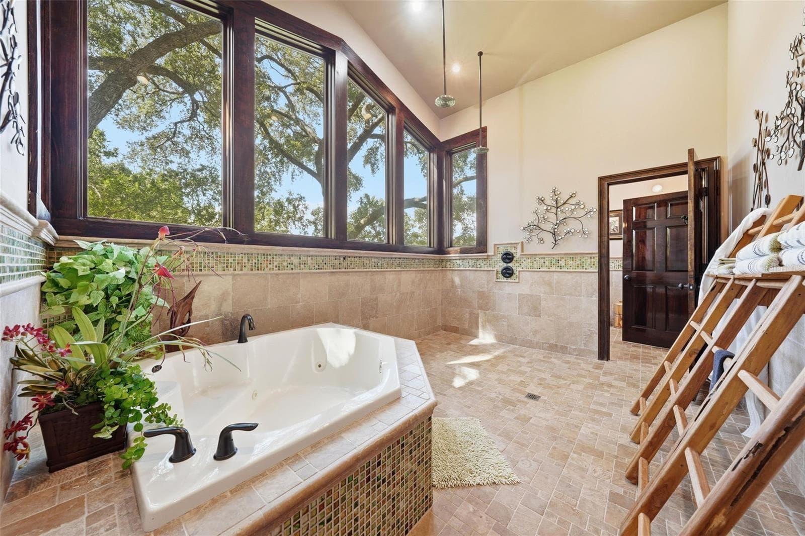 2nd and 3rd bath-jetted tub and large open shower - 15211 VINOLA PL, MONTVERDE