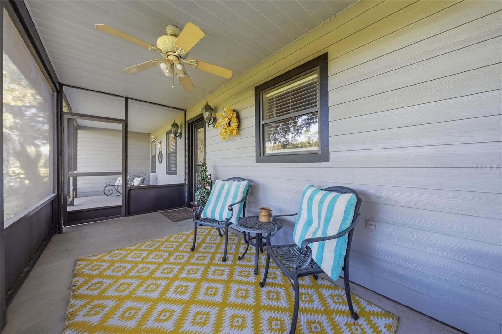 Ranch house front patio - 15211 VINOLA PL, MONTVERDE