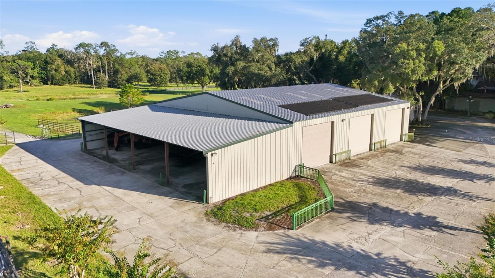 Steel building-full gym, workshop, 6 bays - 15211 VINOLA PL, MONTVERDE