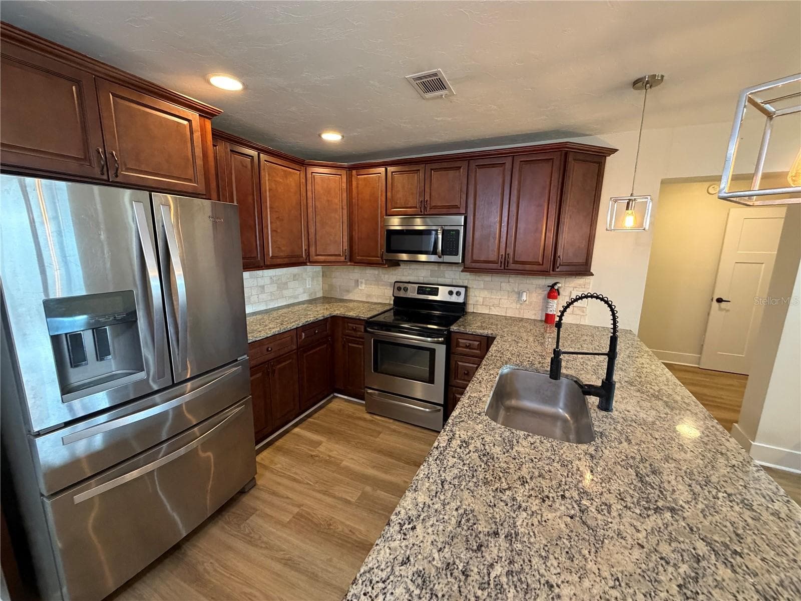 Single Family Residence at 327 NE 6TH AVE, TRENTON, photo 5 of 104