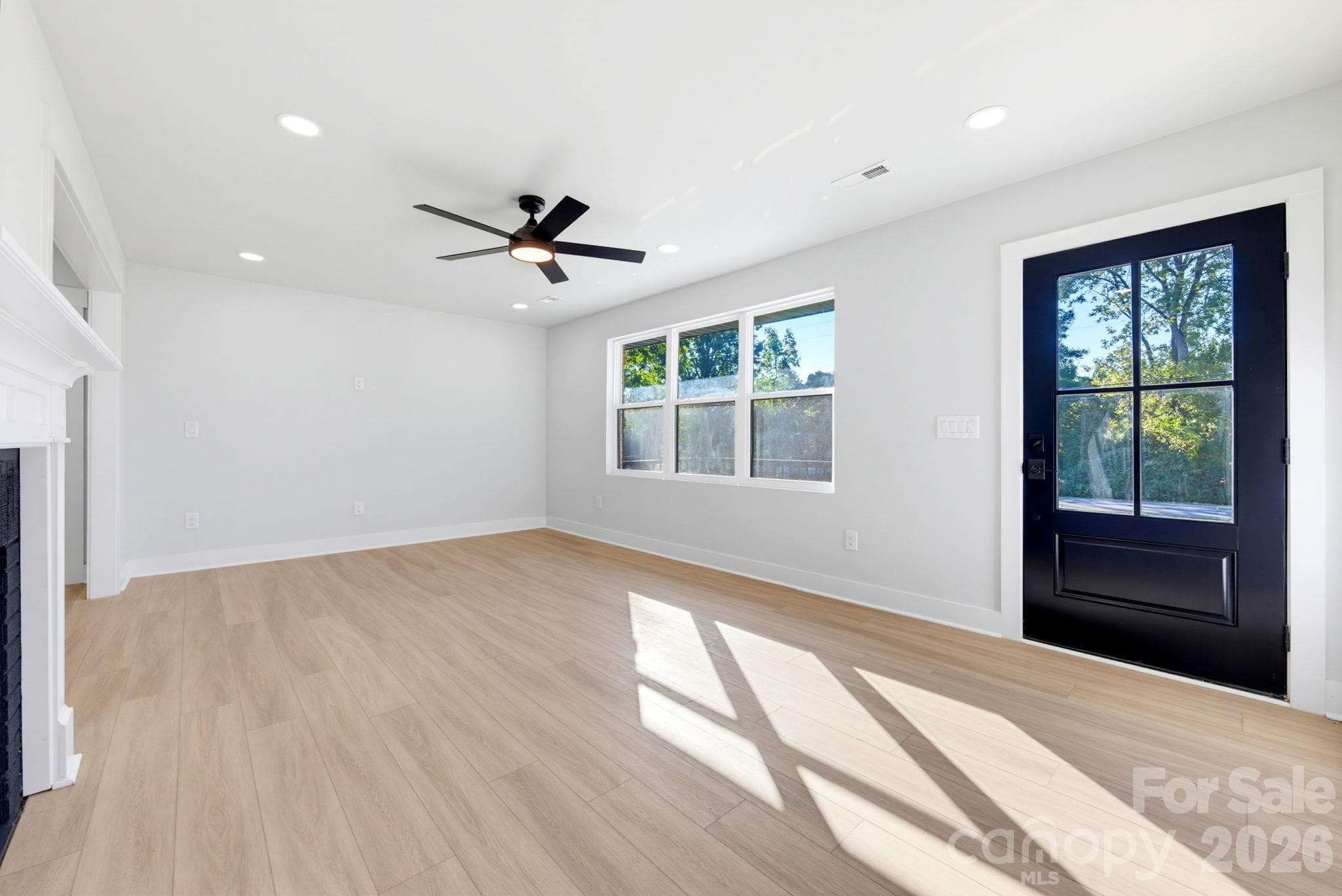 Single Family Residence at 1325 Armstrong Road, Belmont, photo 10 of 48