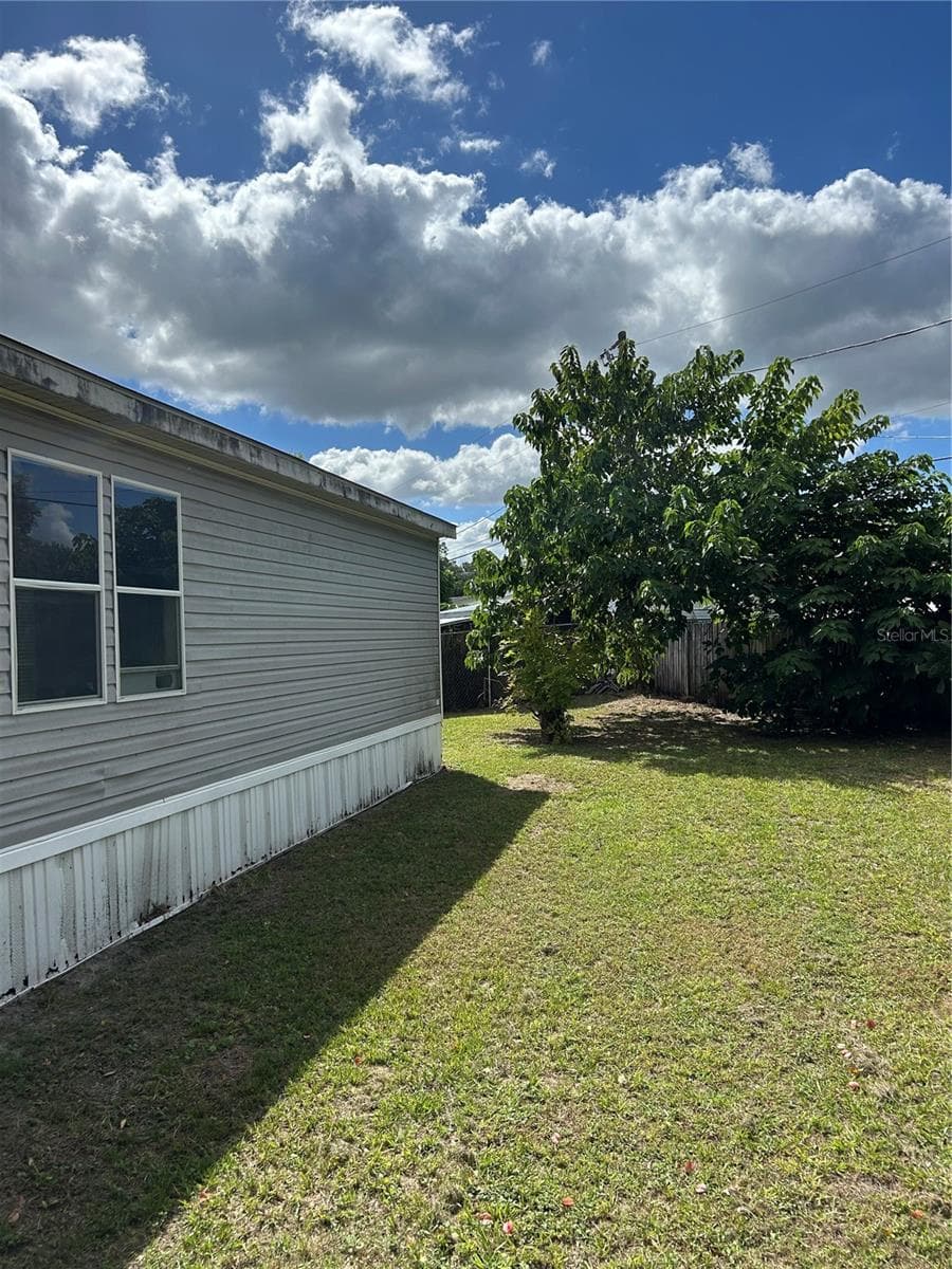 Manufactured Home at 7407 SABRE ST, ORLANDO, photo 5 of 21