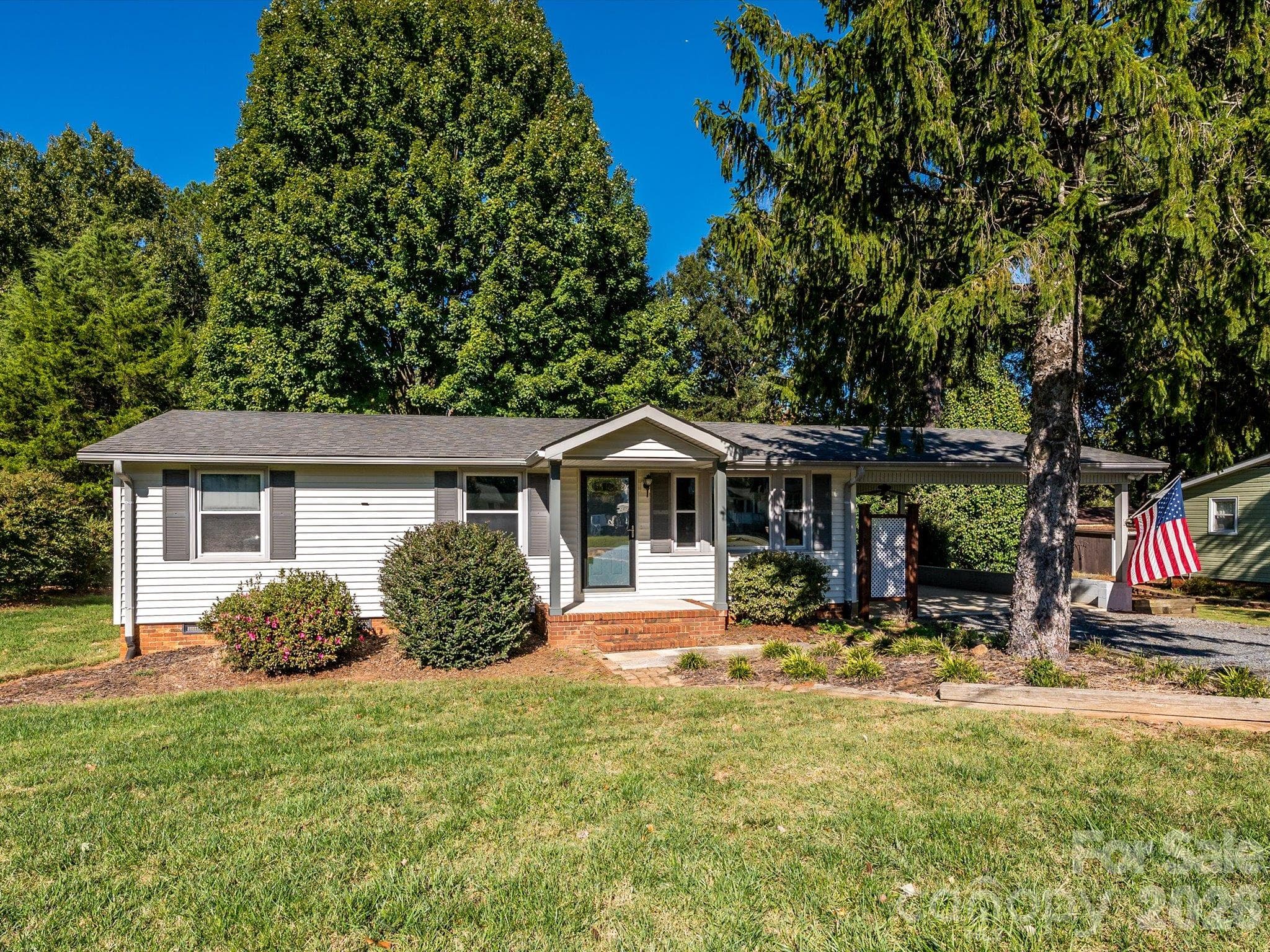 3714 Fieldcrest Circle NW