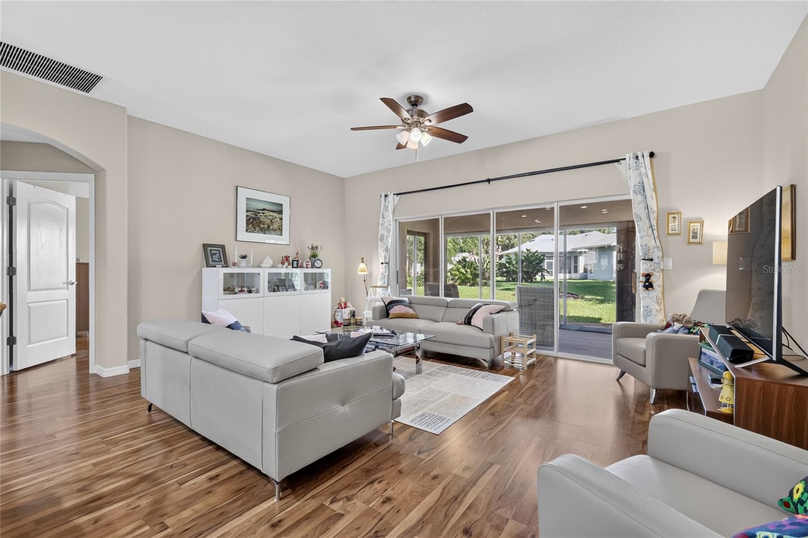 Single Family Residence at 4727 INDEPENDENCE TRL, LEESBURG, photo 16 of 38