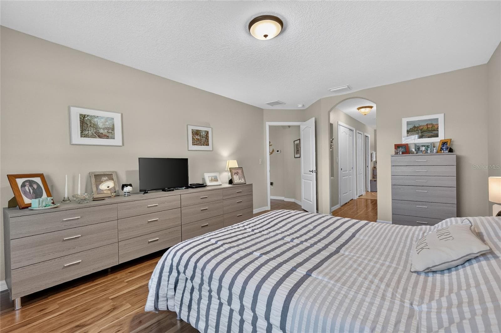 Master En Suite w/with his & her Closets - 4727 INDEPENDENCE TRL, LEESBURG