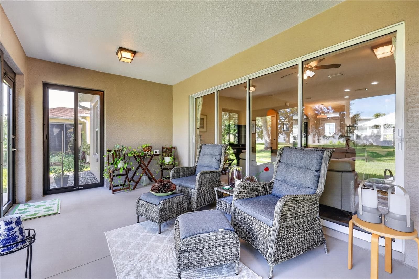 All Seasons Room with lovely backyard views - 4727 INDEPENDENCE TRL, LEESBURG
