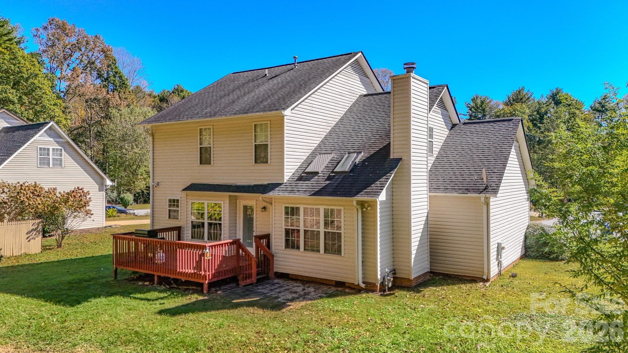 Single Family Residence at 89 N Wintergarden Road, Fletcher, photo 9 of 31