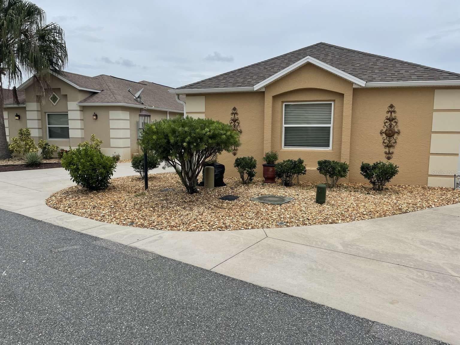 Villa at 1067 CARVER CT, THE VILLAGES, photo 6 of 69