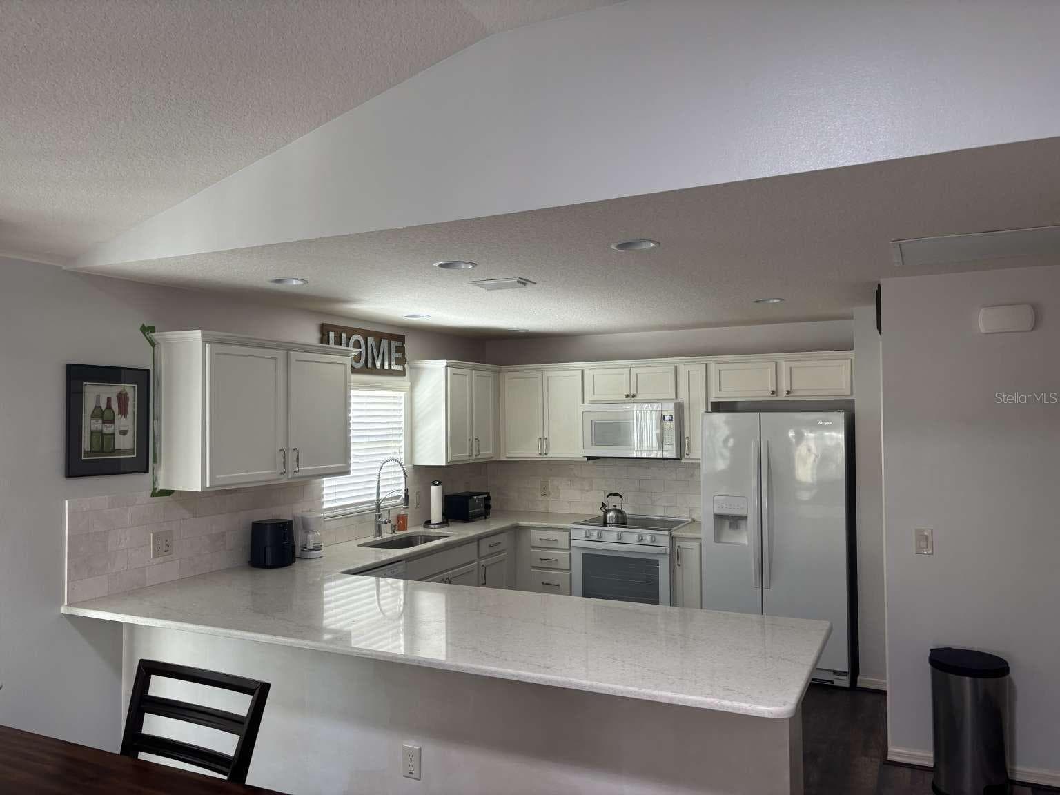 Villa at 1067 CARVER CT, THE VILLAGES, photo 12 of 69