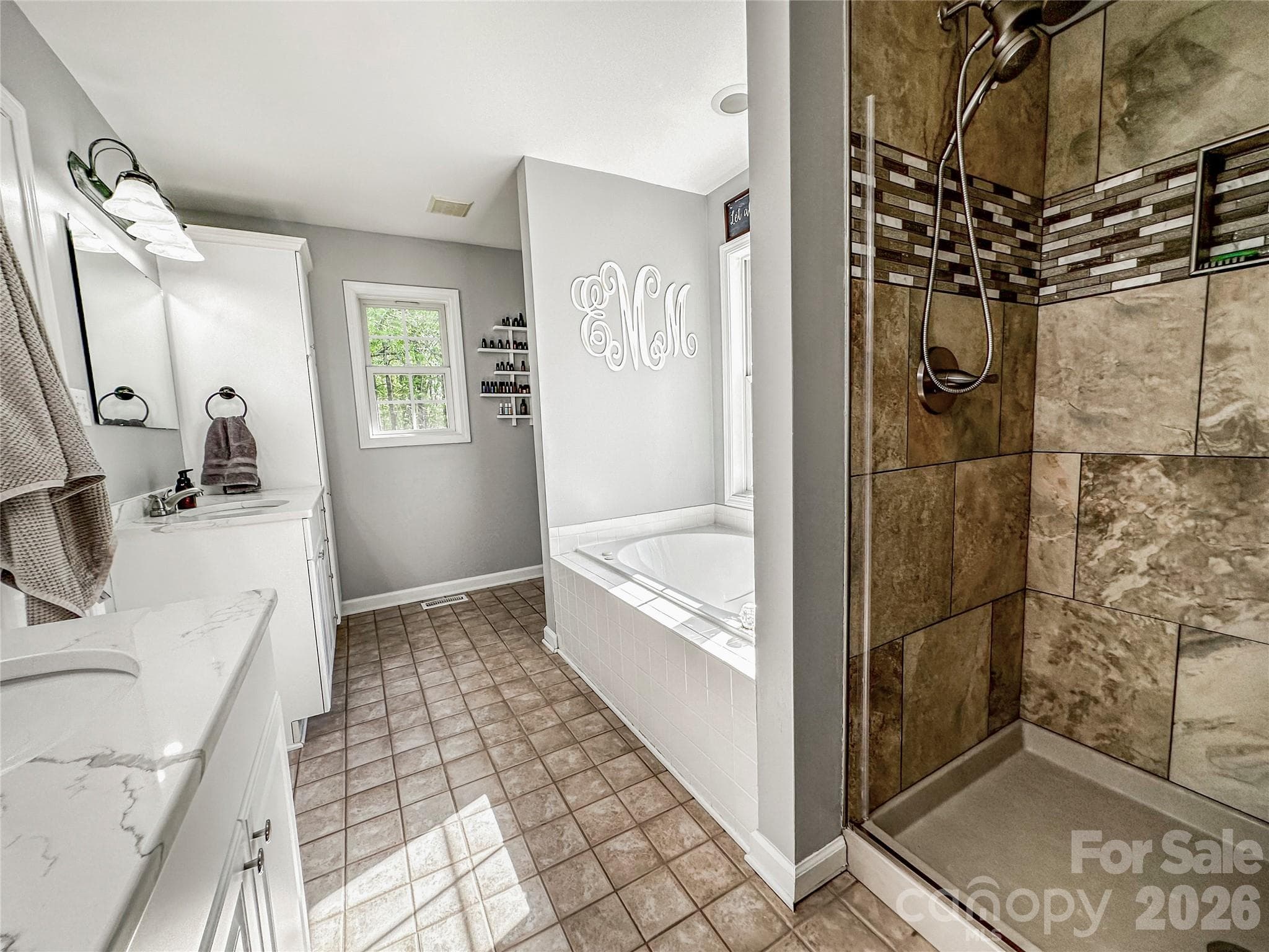 Single Family Residence at 3232 47th Avenue Place, Hickory, photo 10 of 24