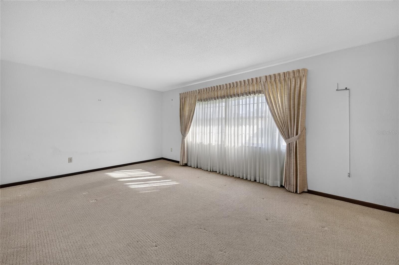 Single Family Residence at 1056 KIMBERLY CT, PORT ORANGE, photo 7 of 36