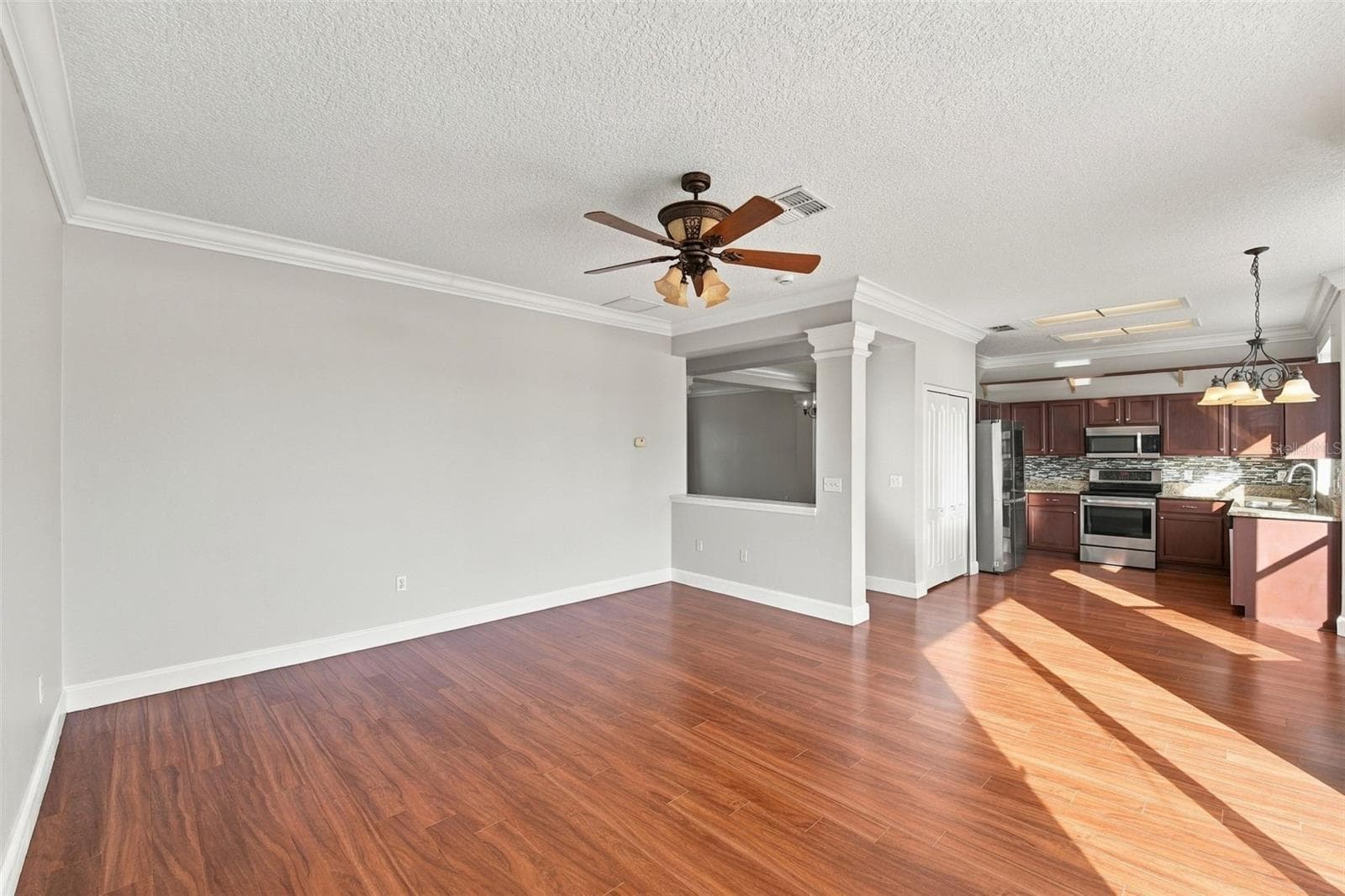 Single Family Residence at 14201 LAKE UNDERHILL RD, ORLANDO, photo 21 of 46