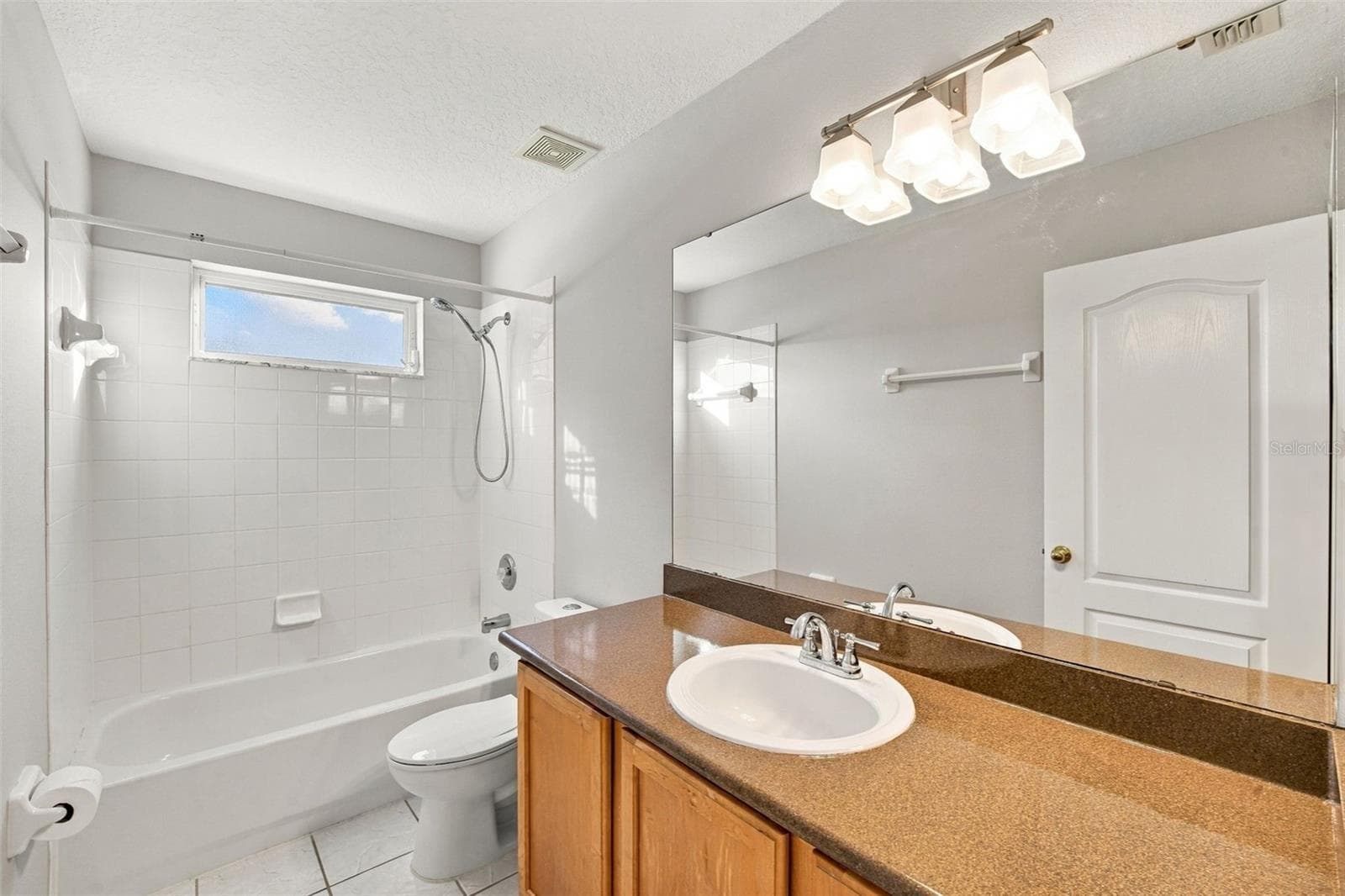 Full Bath 2nd Floor - 14201 LAKE UNDERHILL RD, ORLANDO