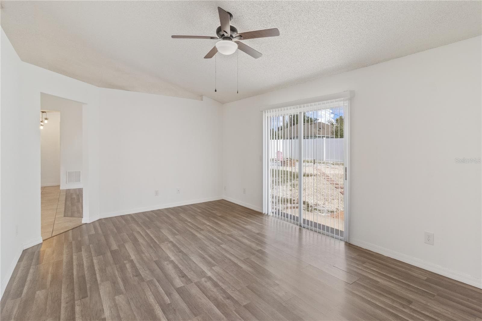 Family Room - 2957 GIMLET DR, DELTONA