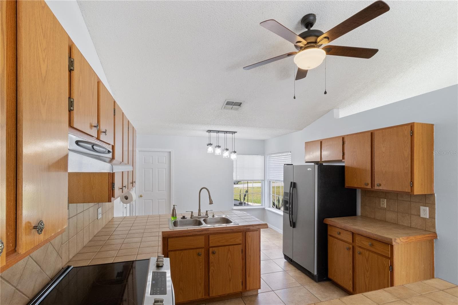 Kitchen - 2957 GIMLET DR, DELTONA