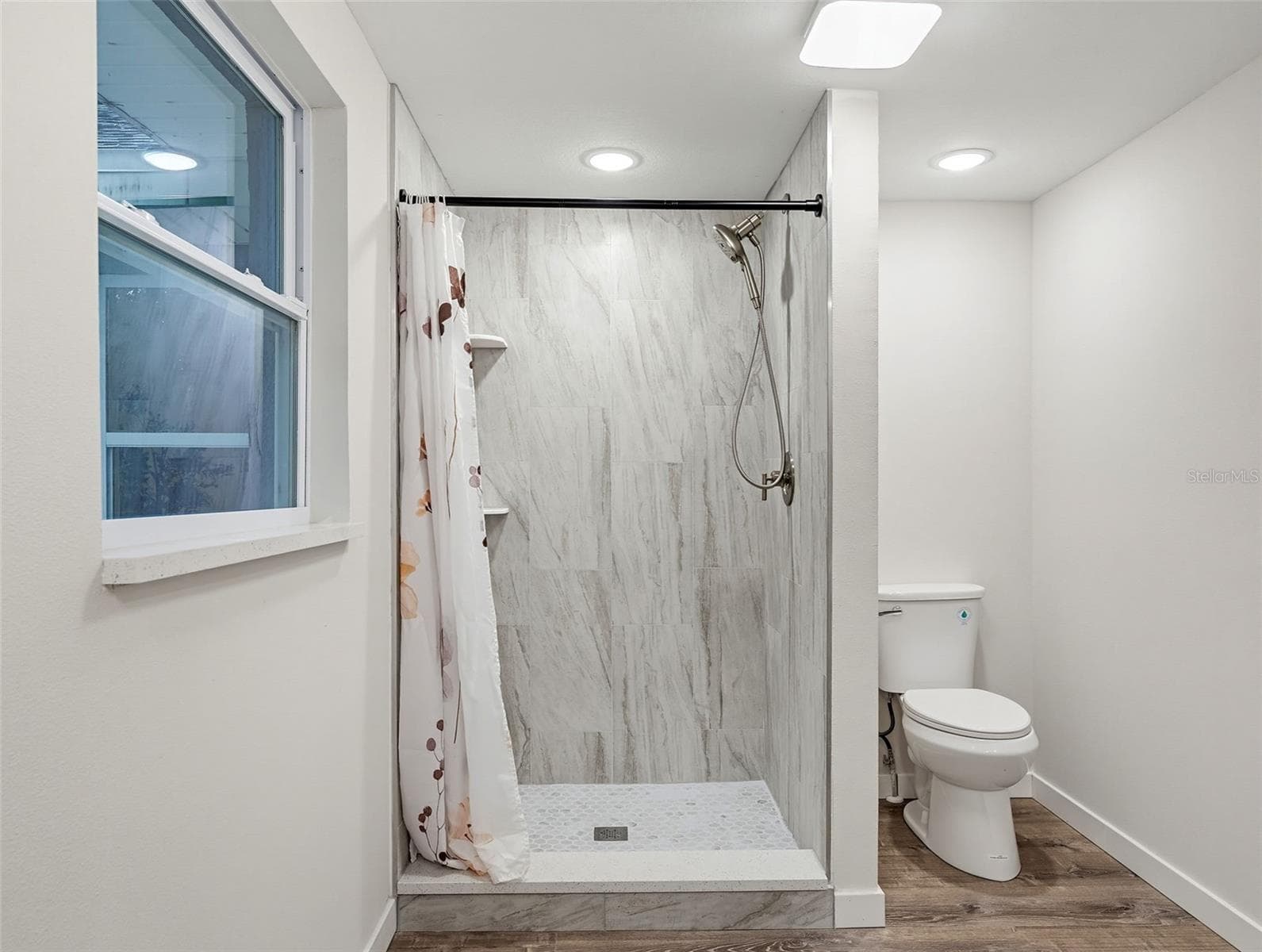 primary bath - 317 NE 13TH TER, CRYSTAL RIVER