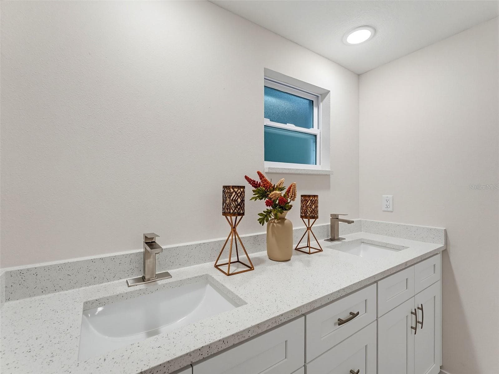 primary bath - 317 NE 13TH TER, CRYSTAL RIVER