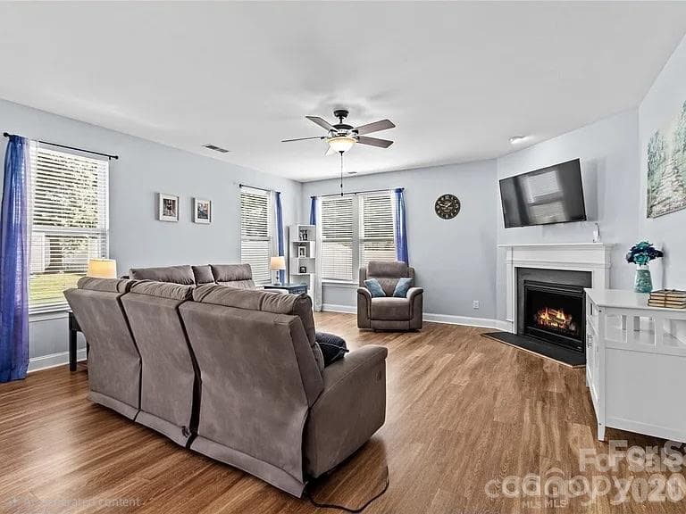 Great Room - 111 Paradise Hills Circle, Mooresville