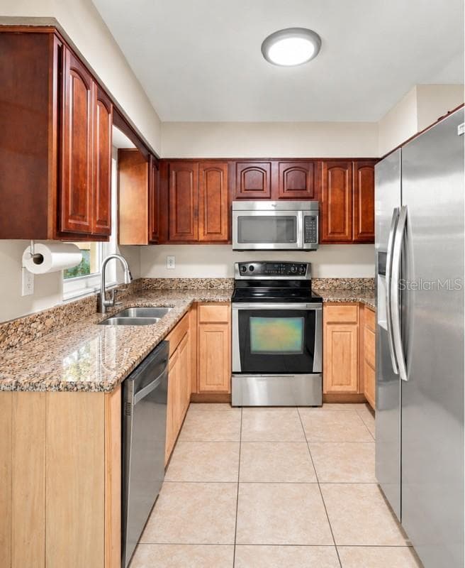 Single Family Residence at 1096 CAREFREE COVE DR, WINTER HAVEN, photo 12 of 21
