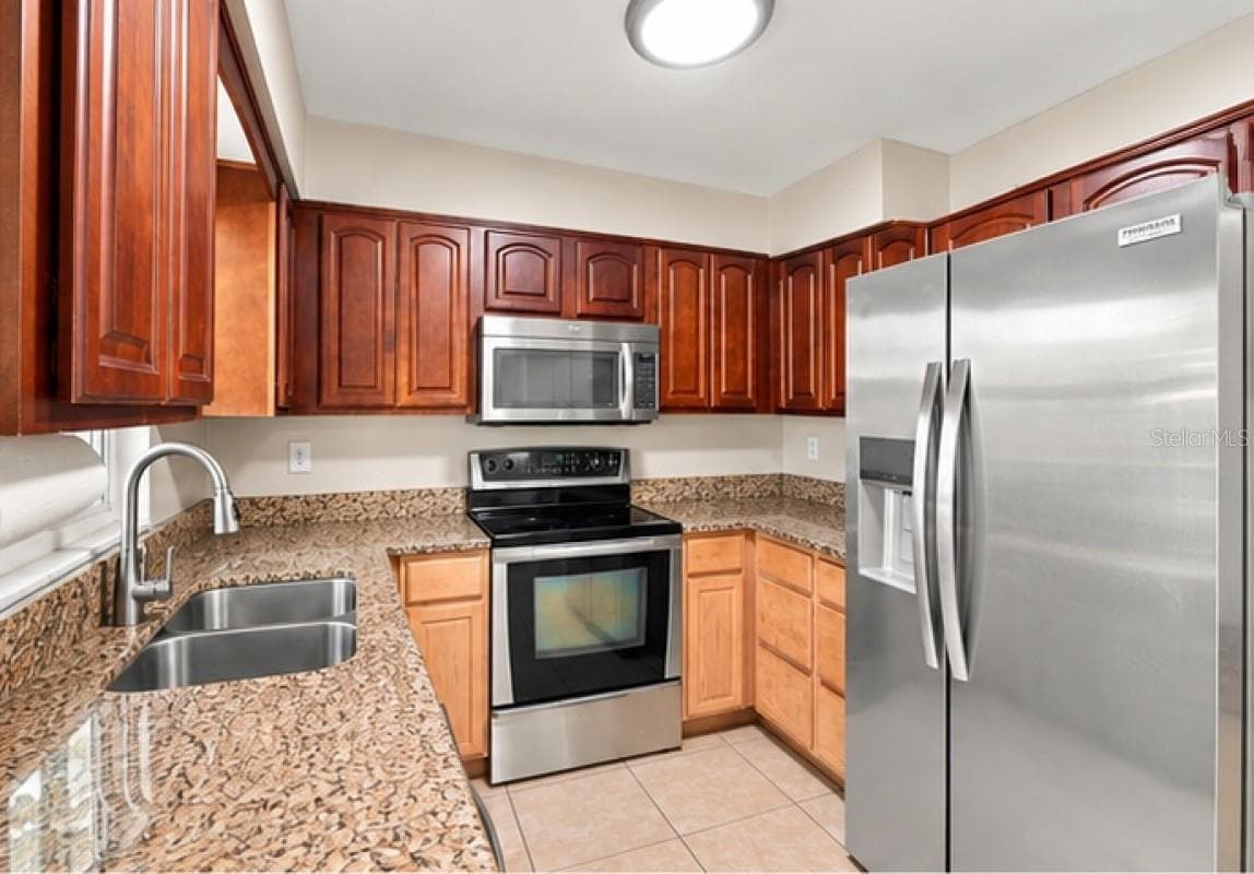 Single Family Residence at 1096 CAREFREE COVE DR, WINTER HAVEN, photo 13 of 21