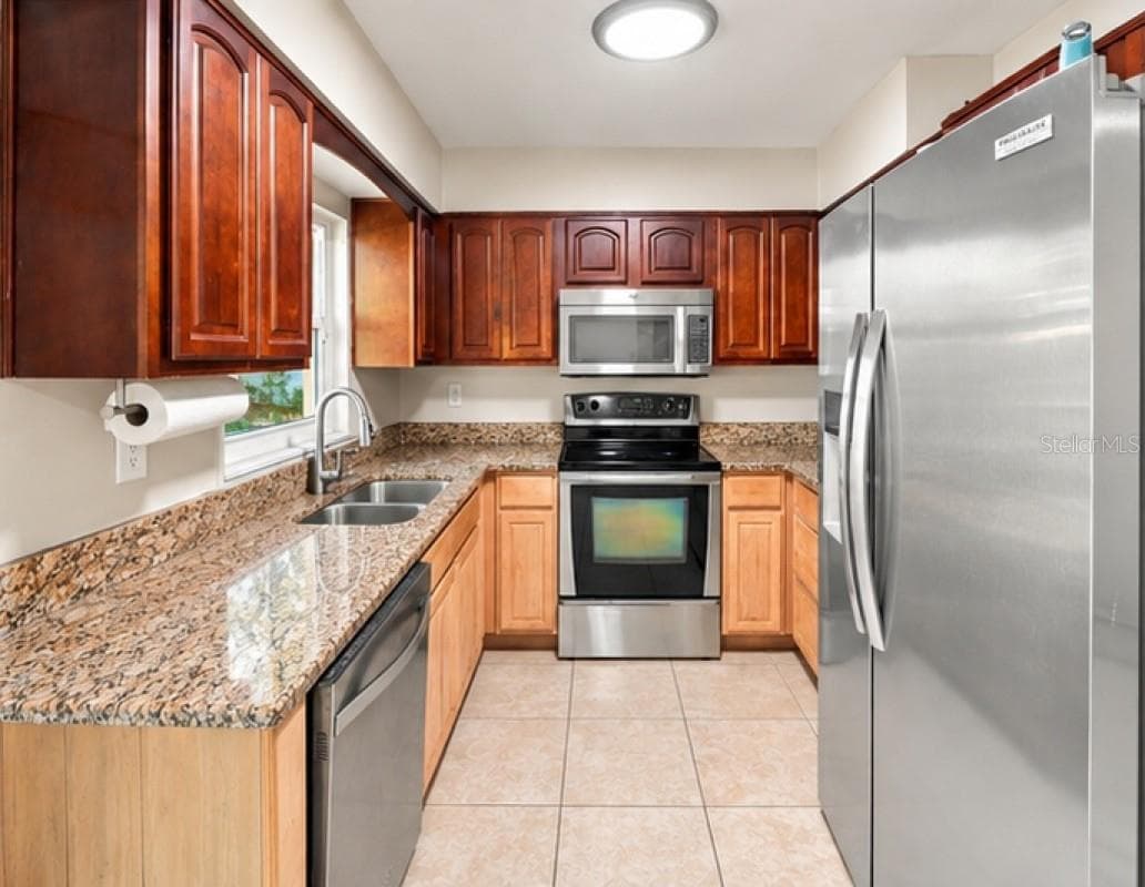 Single Family Residence at 1096 CAREFREE COVE DR, WINTER HAVEN, photo 14 of 21