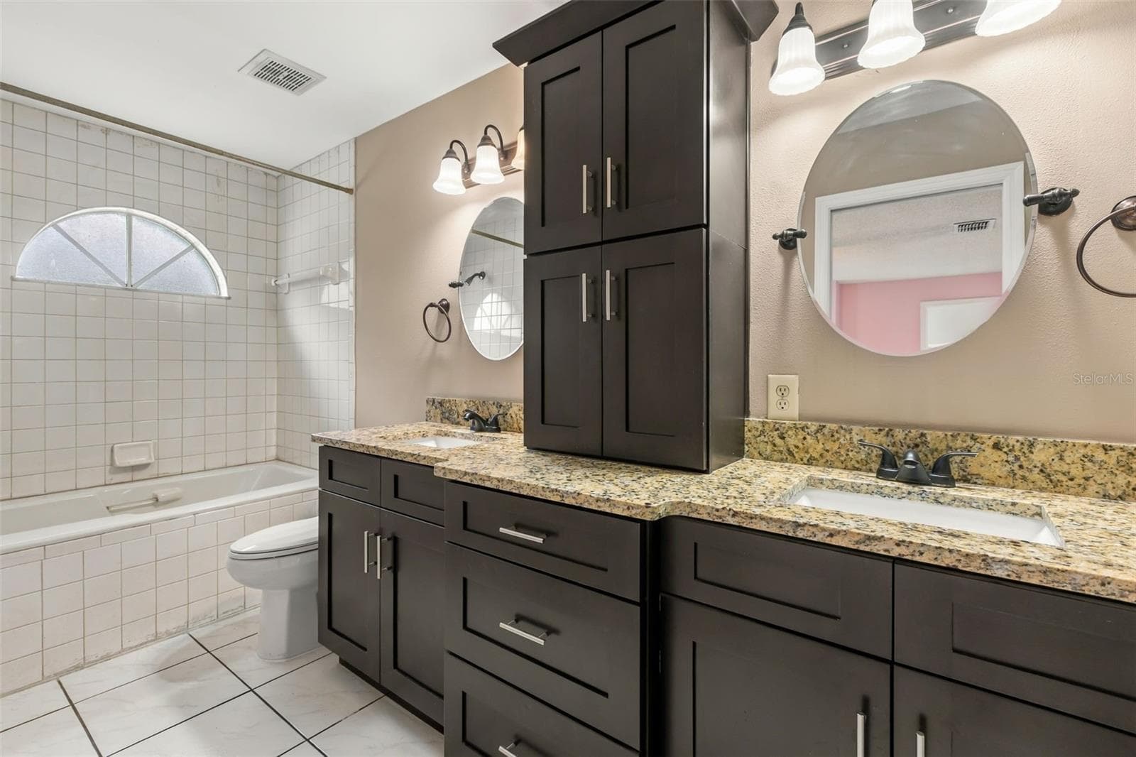 Single Family Residence at 217 CHURCHILL CT, KISSIMMEE, photo 19 of 33