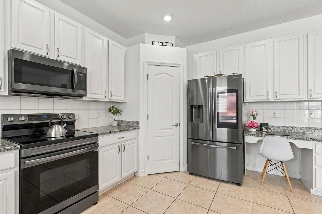 Single Family Residence at 19025 FISHERMANS BEND DR, LUTZ, photo 14 of 80