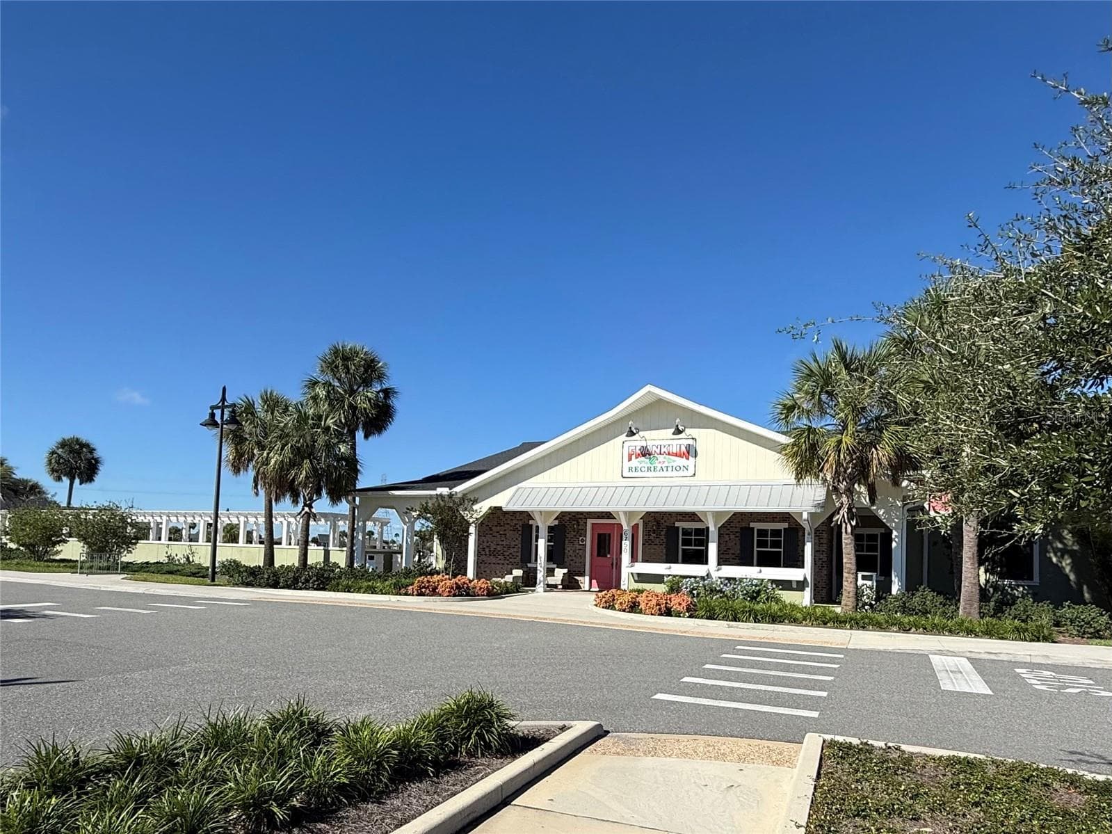 Franklin Rec Center - Front - 614 LAKE CREEK CIR, THE VILLAGES