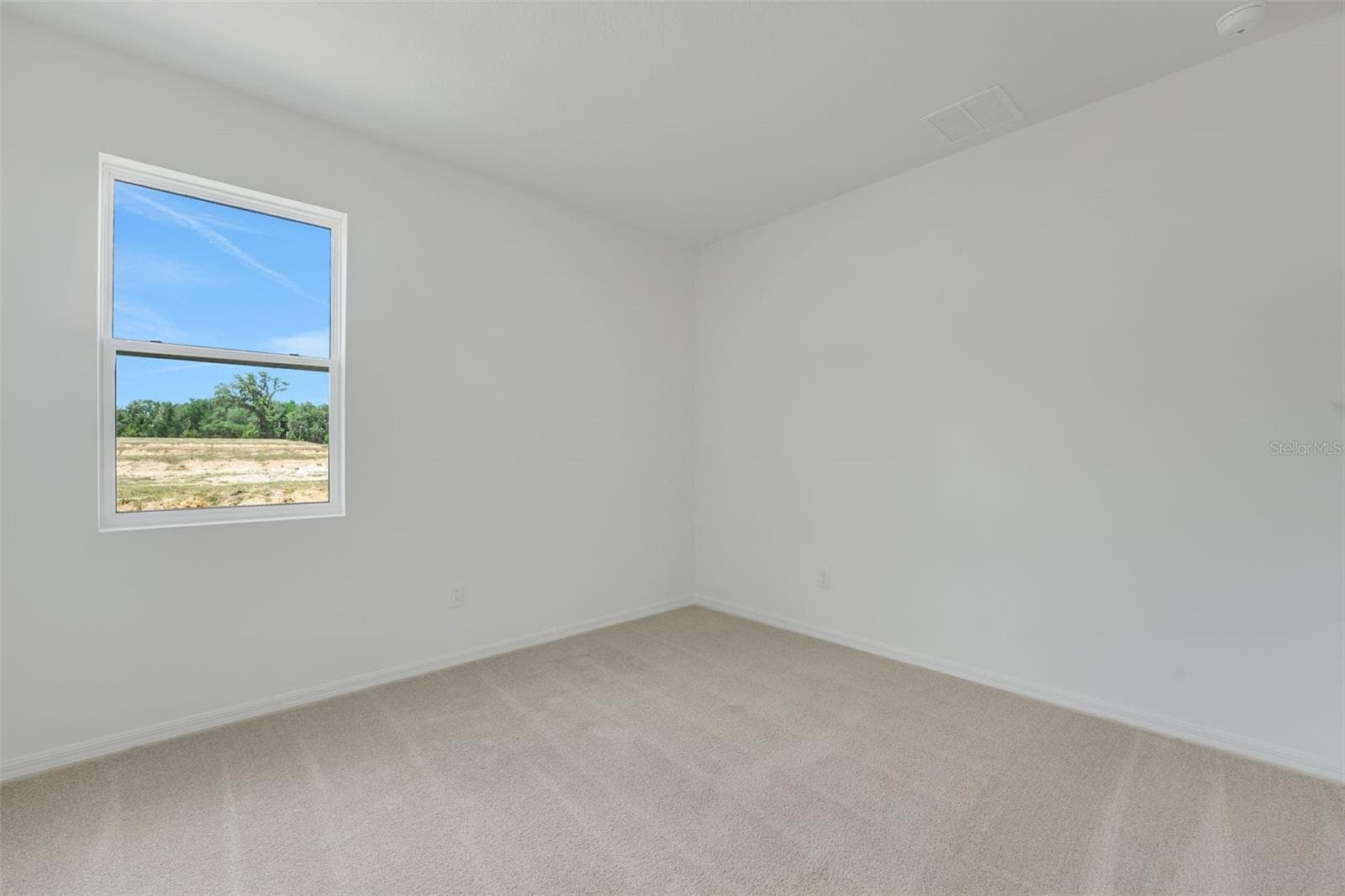 Single Family Residence at 13716 EVERBREEZE LN, PUNTA GORDA, photo 12 of 31