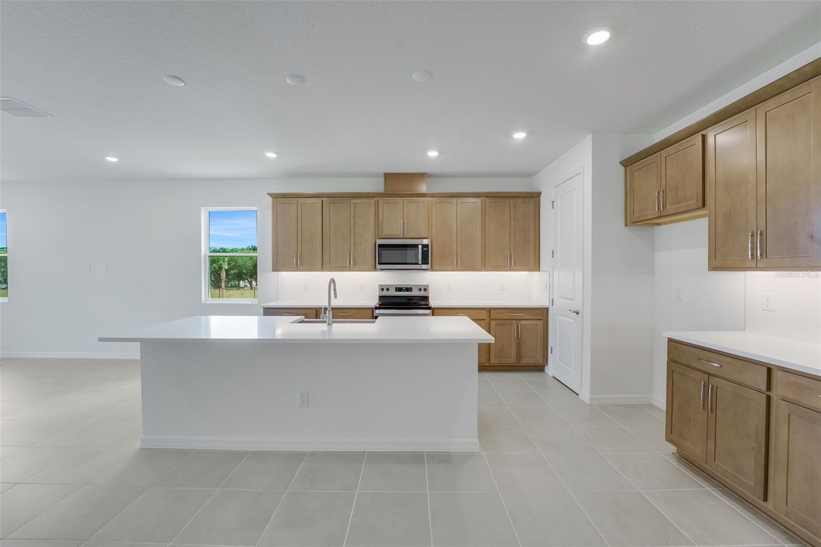 Single Family Residence at 13716 EVERBREEZE LN, PUNTA GORDA, photo 20 of 31