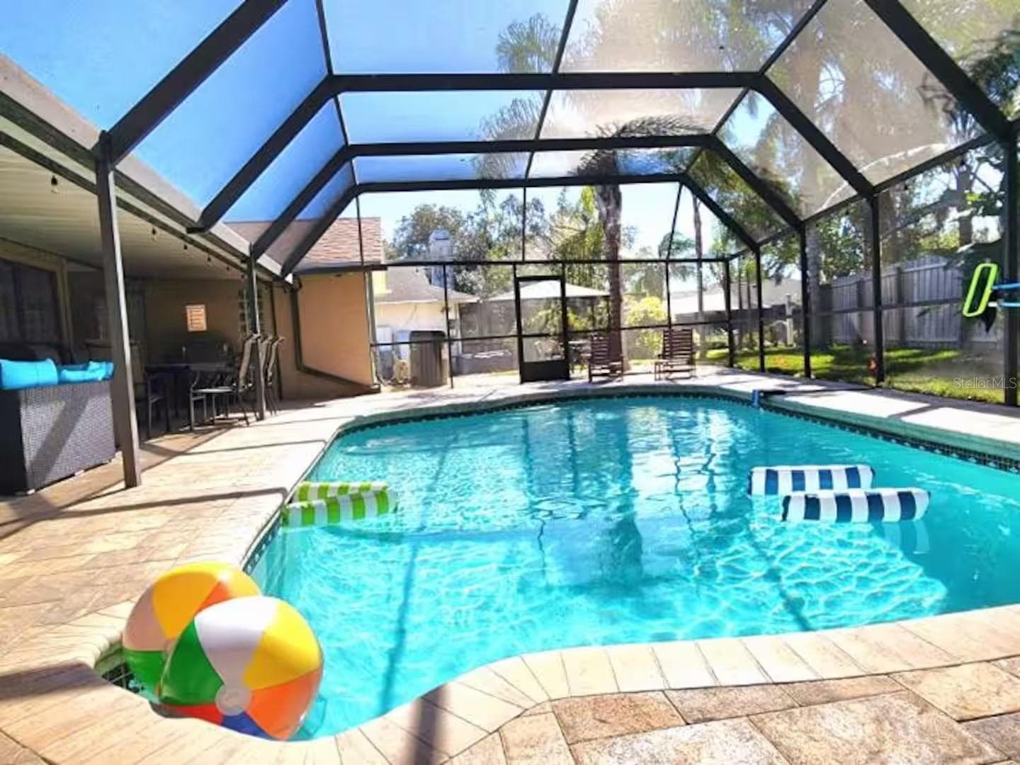 Single Family Residence at 16222 E COURSE DR, TAMPA, photo 3 of 38
