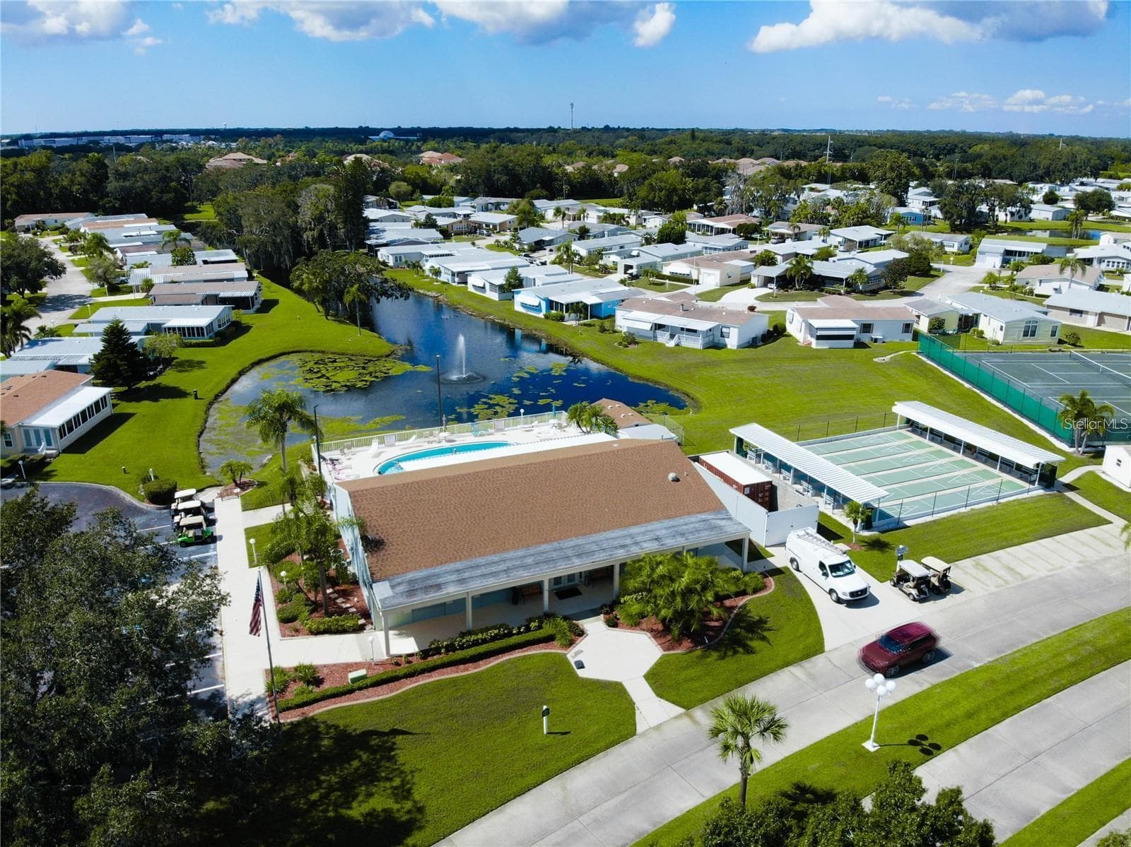 Clubhouse & Shuffleboard - 67 MEADOWLARK CIR, ELLENTON