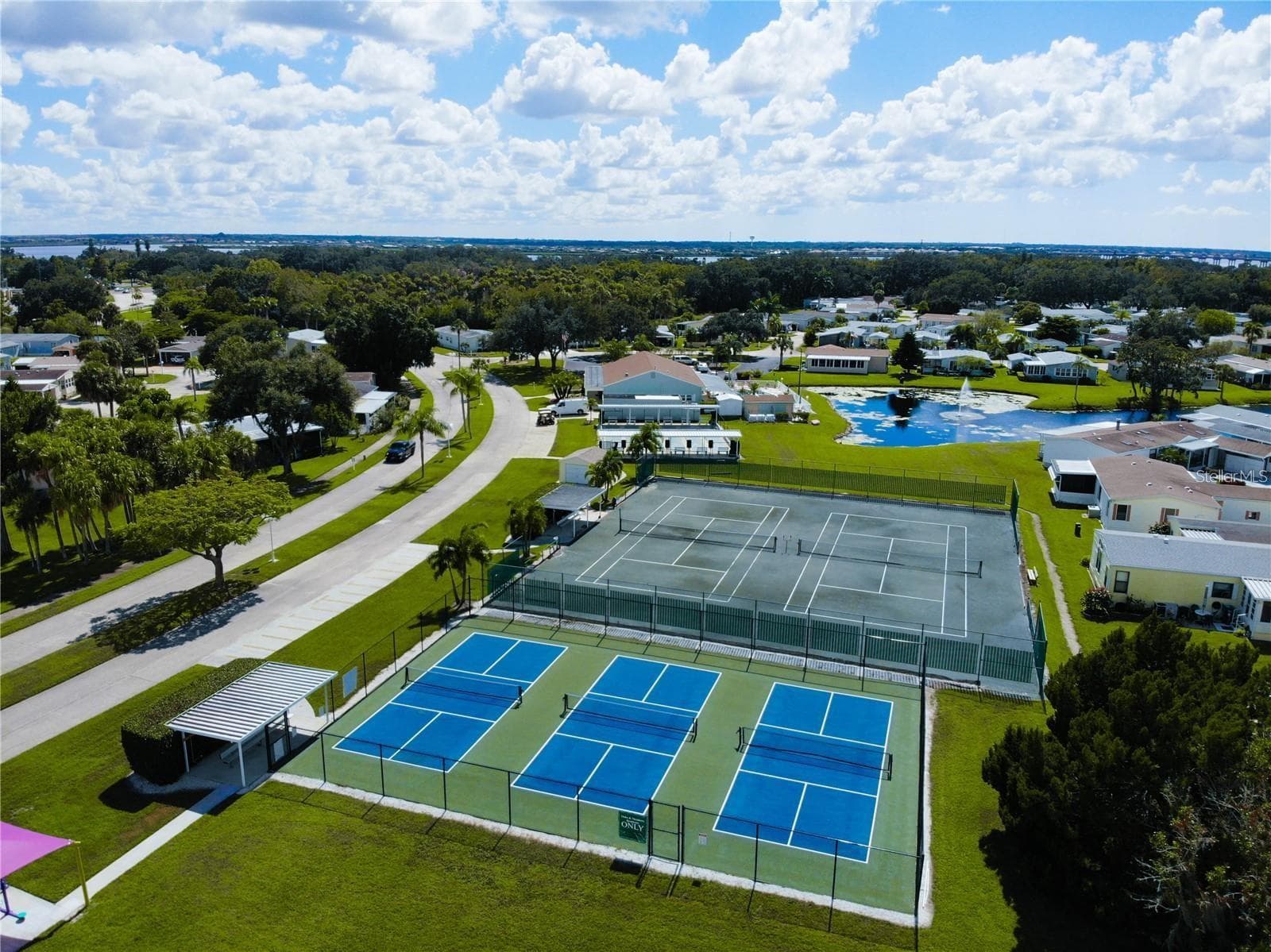 Tennis & Pickleball - 67 MEADOWLARK CIR, ELLENTON