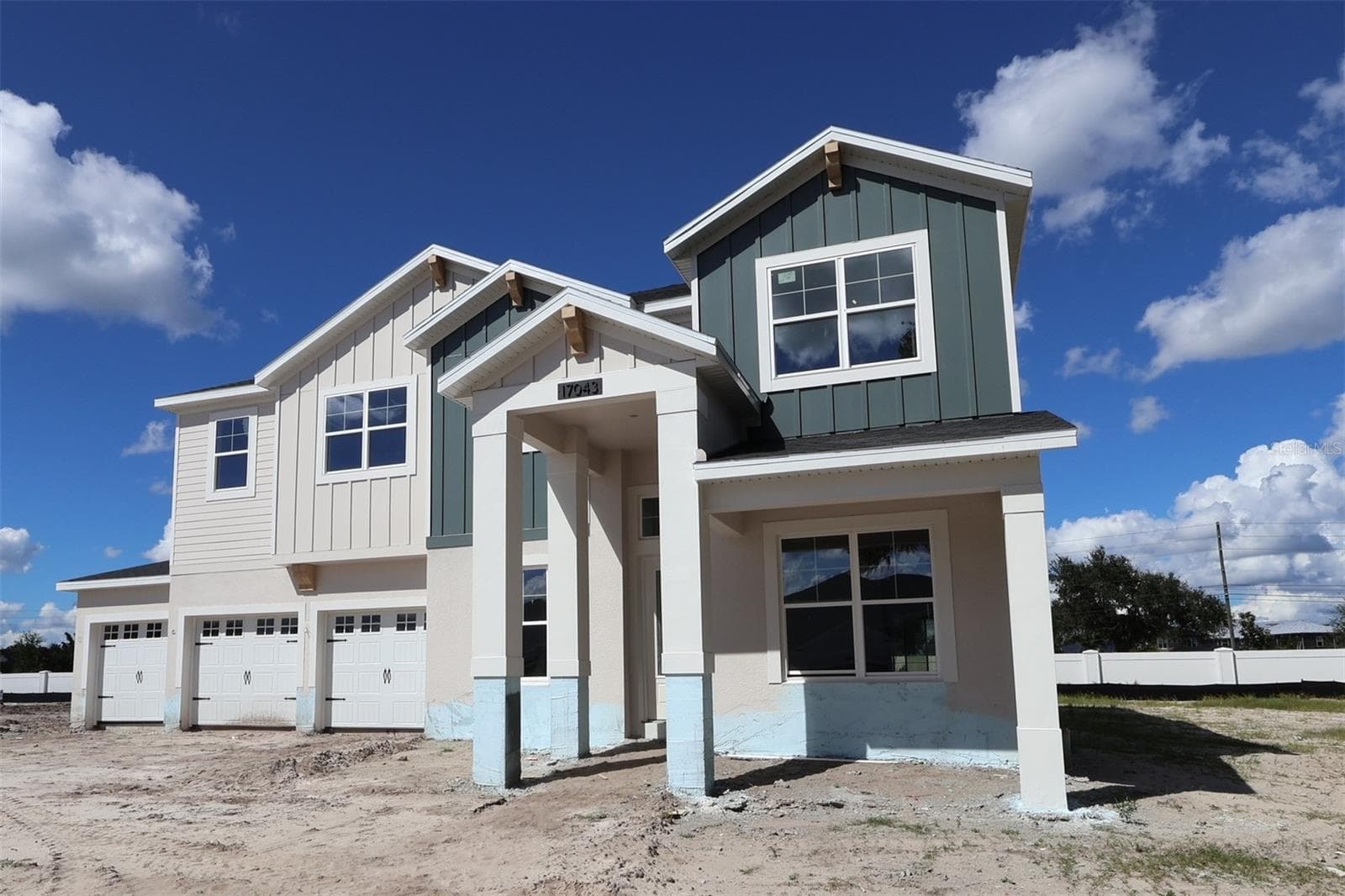 Single Family Residence at 17043 OVERSTORY RD, ORLANDO, photo 2 of 33